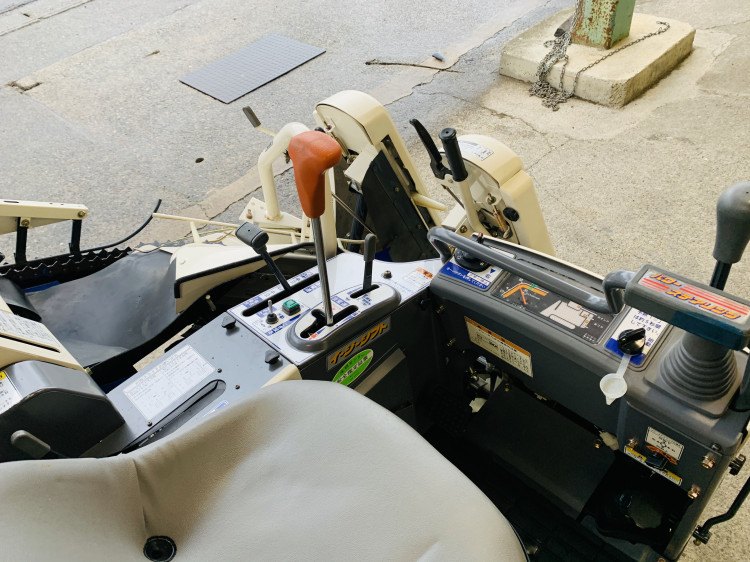 イセキ 中古コンバイン HVB215Gの商品画像7