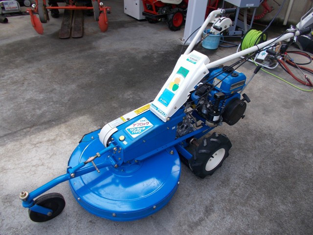 アグリップ 中古草刈機 AM61Bの商品画像1