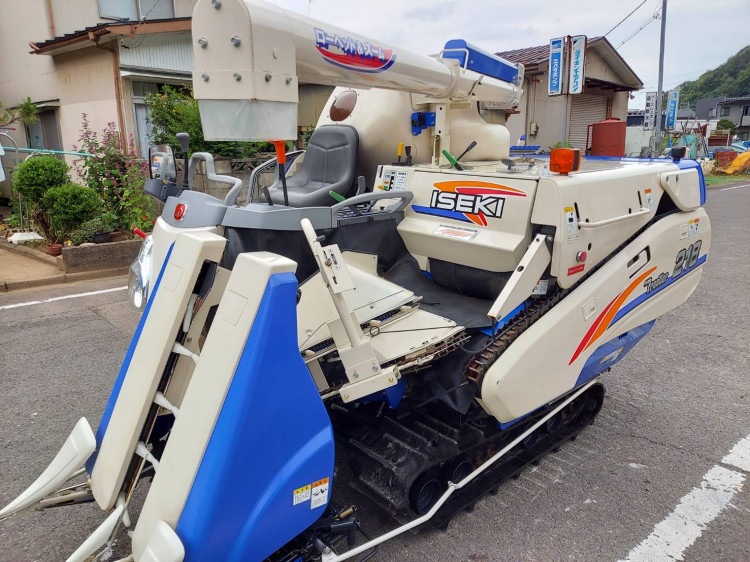 イセキ 中古コンバイン HVF-218 G-ZKWCの商品画像1