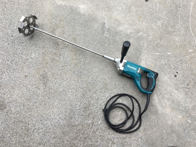 Makita - ☆中古品☆makita マキタ 100V カクハン機 UT1305 本体