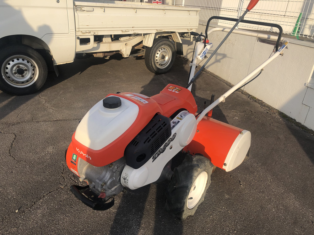 クボタ 中古管理機 クボタ 管理機 TR600 機体寸法:1430ｍｍ×620ｍｍ×1050ｍｍ 燃料/タンク容量自動車用無鉛ガソリン/2.0L 変速段数:前進2・後進1の商品画像2