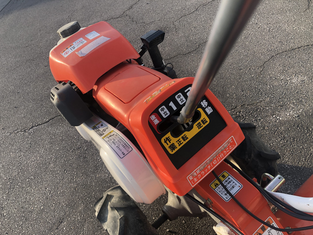 クボタ 中古管理機 クボタ 管理機 TR600 機体寸法:1430ｍｍ×620ｍｍ×1050ｍｍ 燃料/タンク容量自動車用無鉛ガソリン/2.0L 変速段数:前進2・後進1の商品画像4