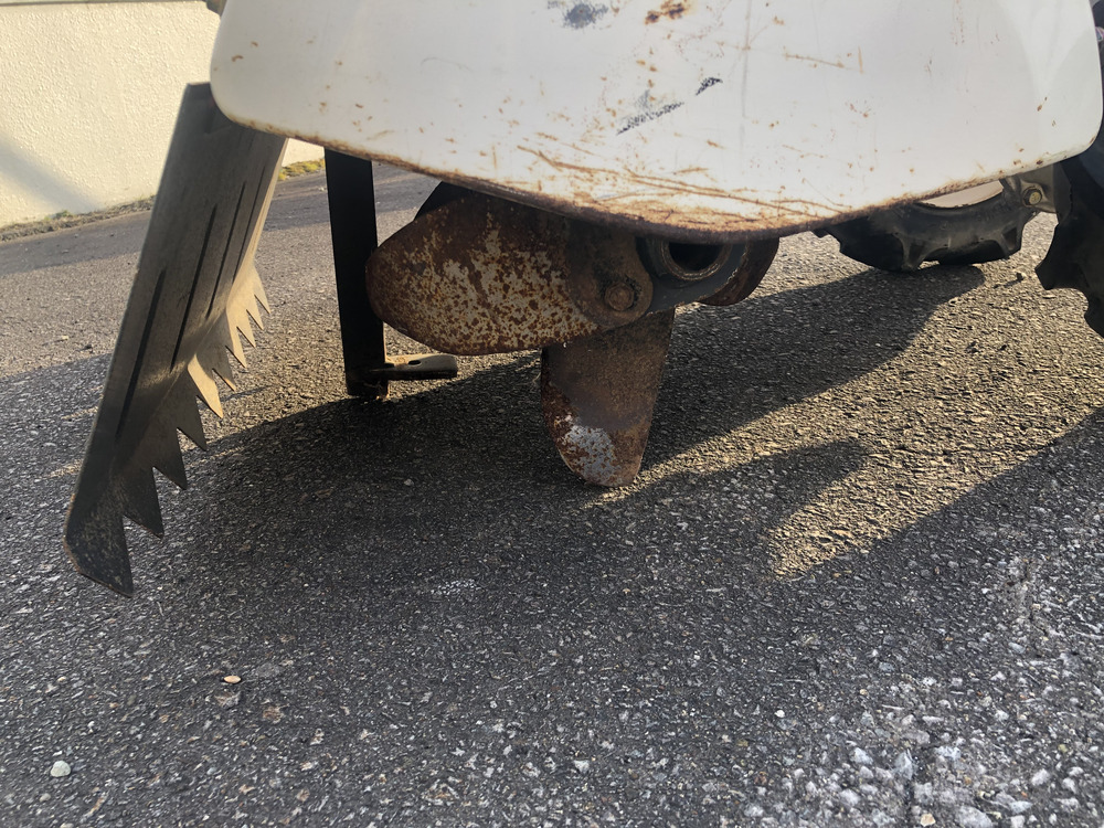 クボタ 中古管理機 クボタ 管理機 TR600 機体寸法:1430ｍｍ×620ｍｍ×1050ｍｍ 燃料/タンク容量自動車用無鉛ガソリン/2.0L 変速段数:前進2・後進1の商品画像9