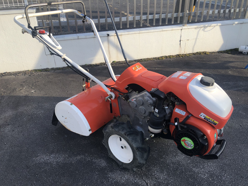 クボタ 中古管理機 クボタ 管理機 TR600 機体寸法:1430ｍｍ×620ｍｍ×1050ｍｍ 燃料/タンク容量自動車用無鉛ガソリン/2.0L 変速段数:前進2・後進1