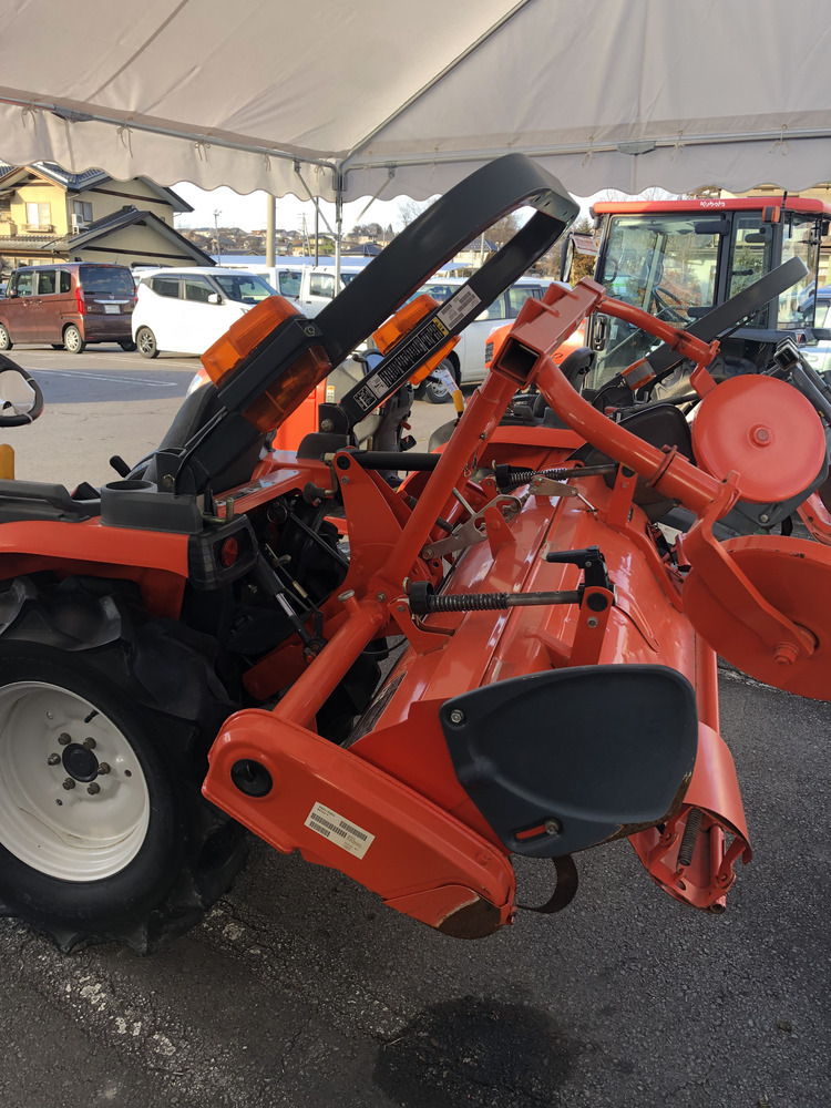 クボタ 中古トラクター 【地域限定自宅配送】クボタ トラクター JB14 機体寸法:2020×960×1810(mm) 出力10.7ps 使用燃料/容量:ディーゼル軽油/14Lの商品画像4