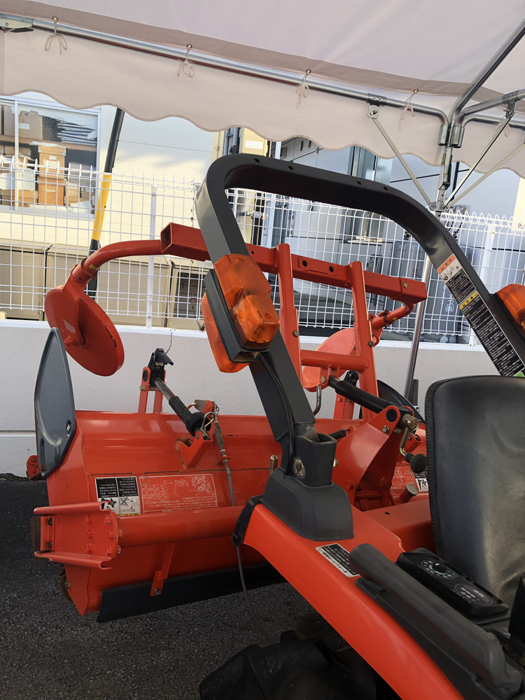 クボタ 中古トラクター 【地域限定自宅配送】クボタ トラクター JB14 機体寸法:2020×960×1810(mm) 出力10.7ps 使用燃料/容量:ディーゼル軽油/14Lの商品画像7