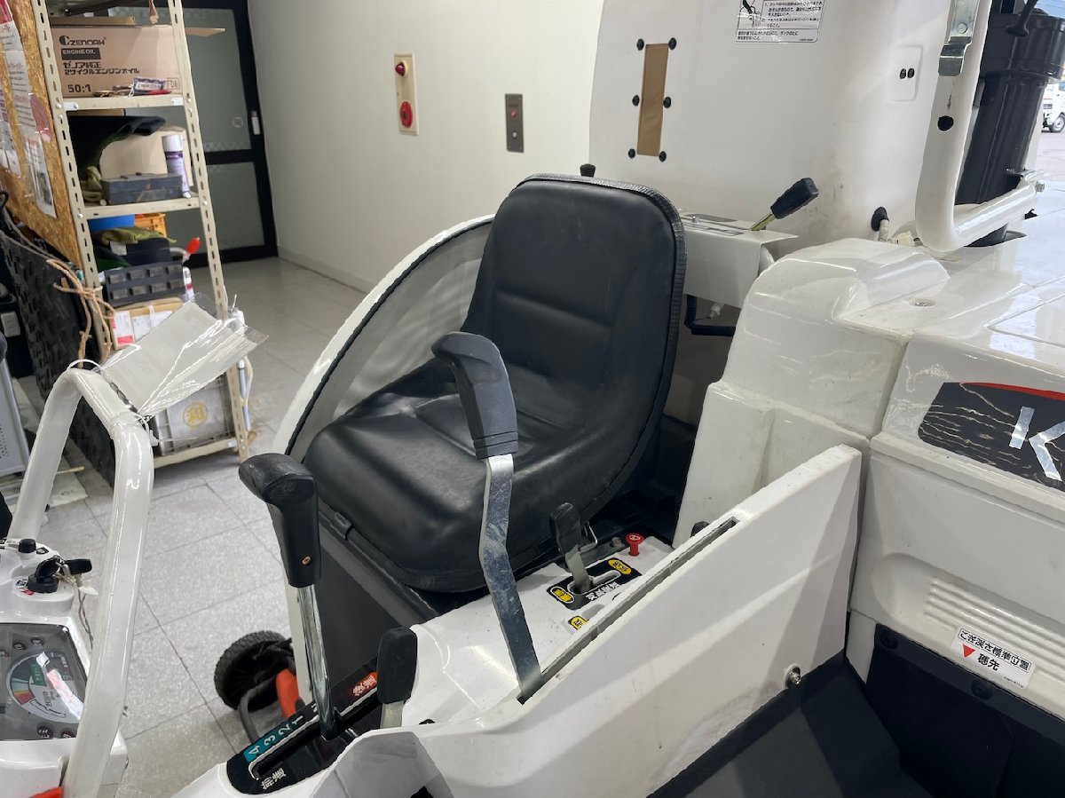 中古コンバイン 【整備待ち】クボタ コンバイン ARN216 長さ×幅×高さ:2750×1580×1870 重量900kg 変速:HST油圧モータ式無段変速の商品画像7