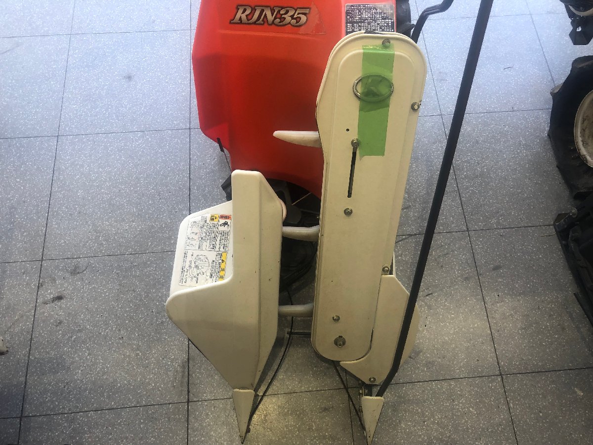  中古バインダー クボタ バインダー RJN35-HD 機体寸法:1600×600×1050(mm) 出力2.2ps 燃料/容量:無鉛ガソリン/2.4Lの商品画像2