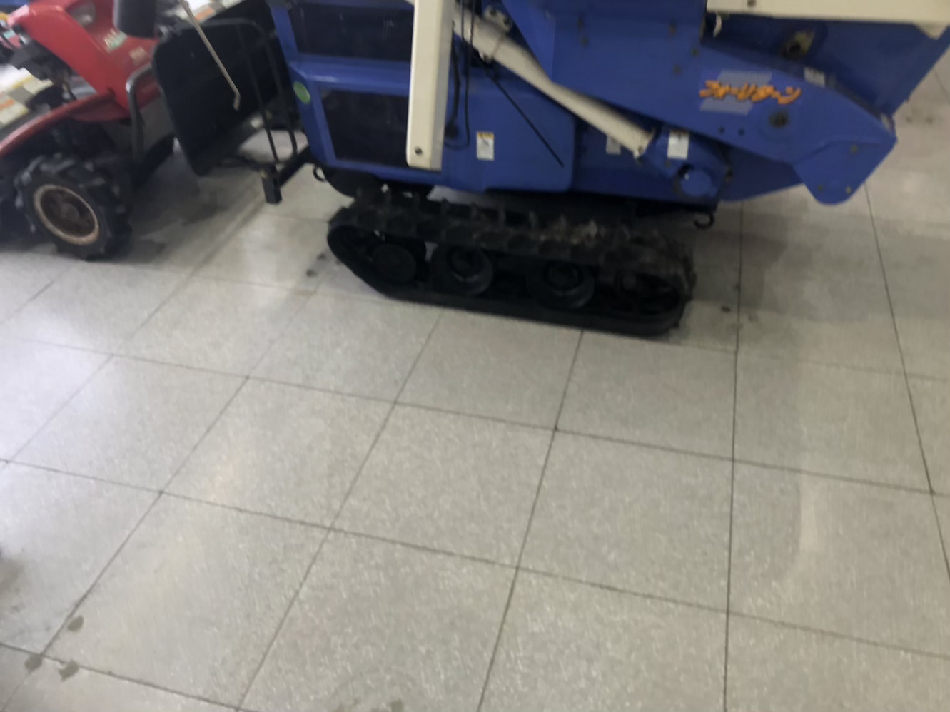 イセキ 中古ハーベスター 【整備待ち】イセキ ハーベスター HMG73E : 機体寸法約 2,085mm × 1,200mm × 1,280mm 馬力 (最大出力):6.0 PSの商品画像2