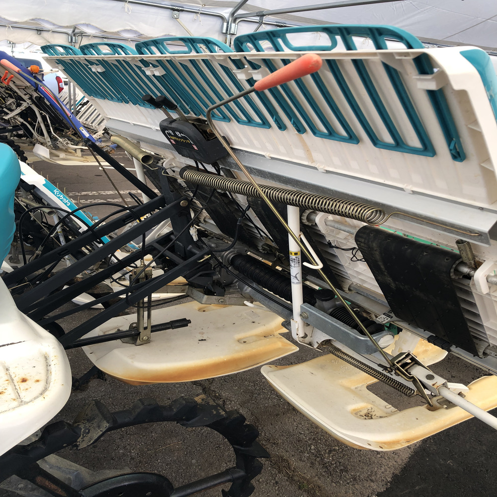 クボタ 中古田植機 クボタ 乗用田植機 JC4A 機体寸法:2240×1600×1340mm 出力3.5ps 燃料/容量:無鉛ガソリン/4.2Lの商品画像8