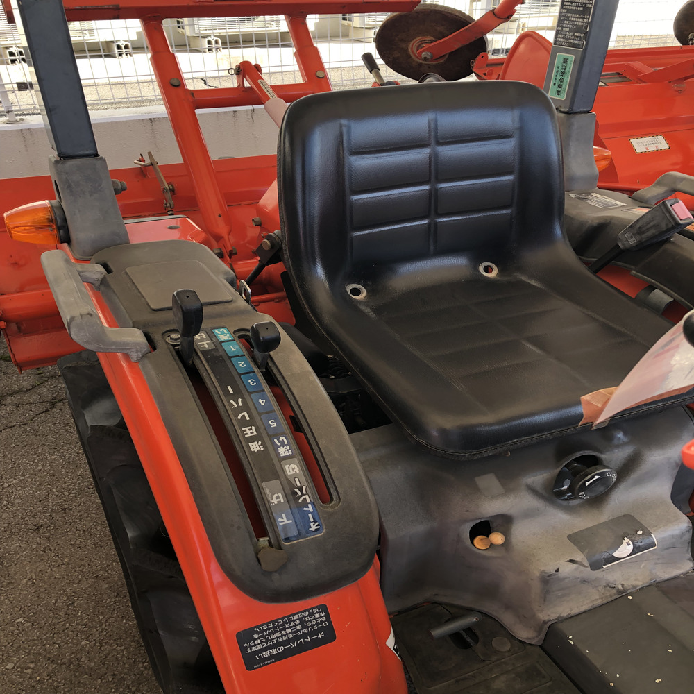 クボタ 中古トラクター クボタ トラクター GB110 機体寸法:1920×1040×1710 出力10.5PS 使用燃料/容量:ディーゼル/13Lの商品画像2