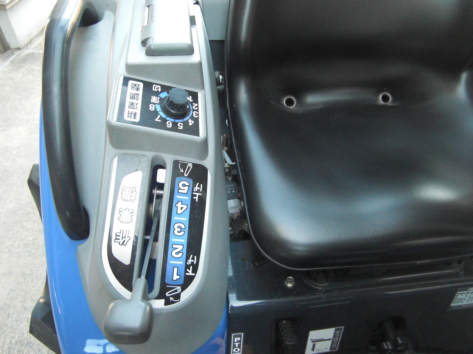 イセキ 中古トラクター TH235-QA15VD     フル装備！　ハンドル切るだけIQターンでらくらく作業！の商品画像3