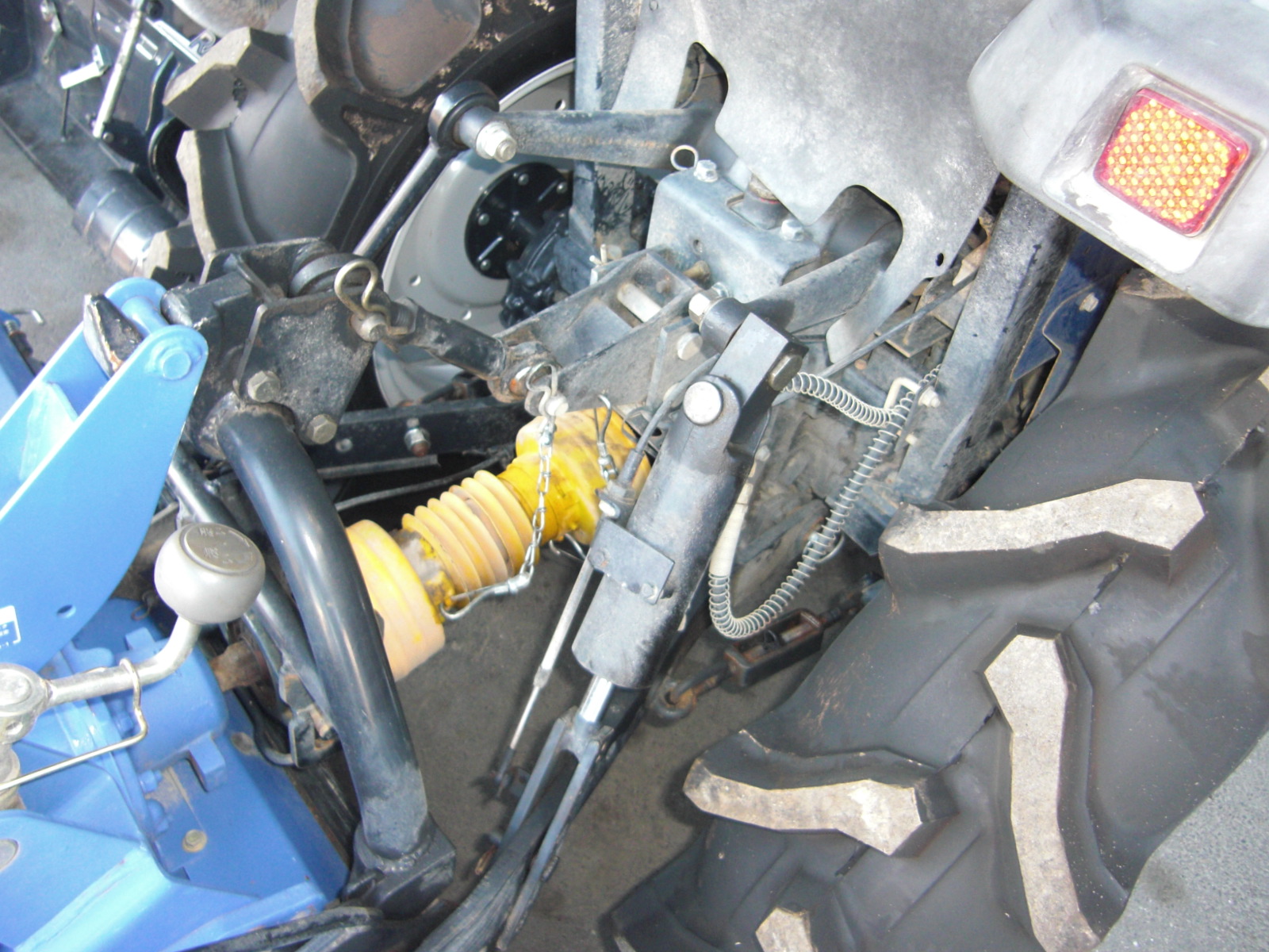 イセキ 中古トラクター TH235－BA14VD　クイックヒッチ仕様　作業機脱着ワンタッチの商品画像6