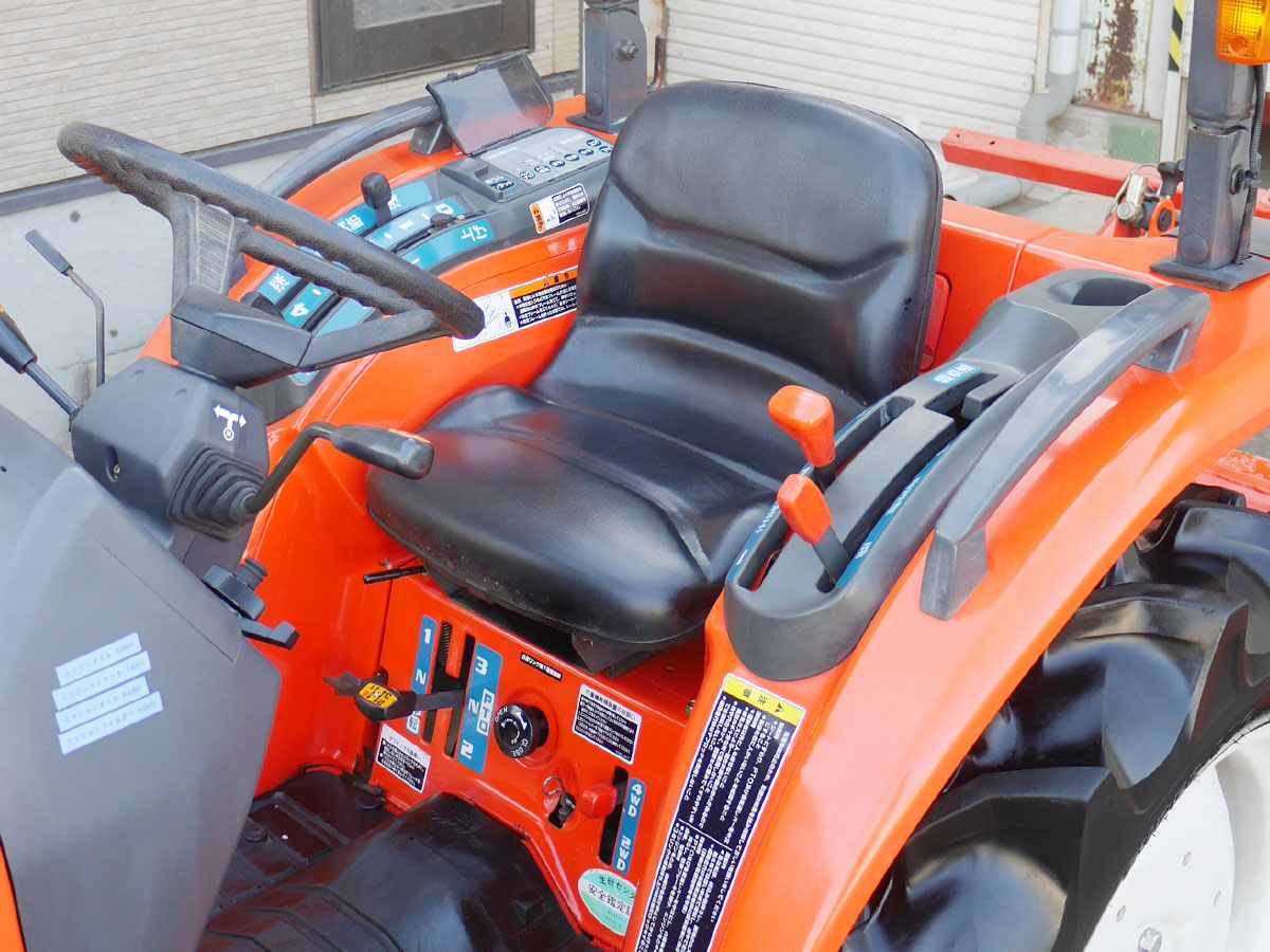 クボタ 中古トラクター 日立TZ230（クボタKT230）の商品画像6