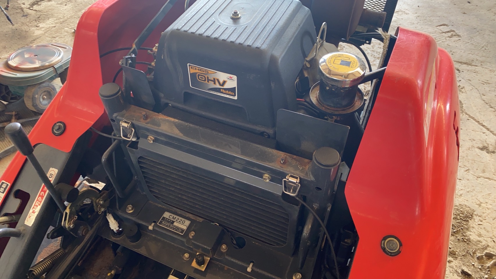 丸山製作所 中古草刈機 CM220の商品画像4