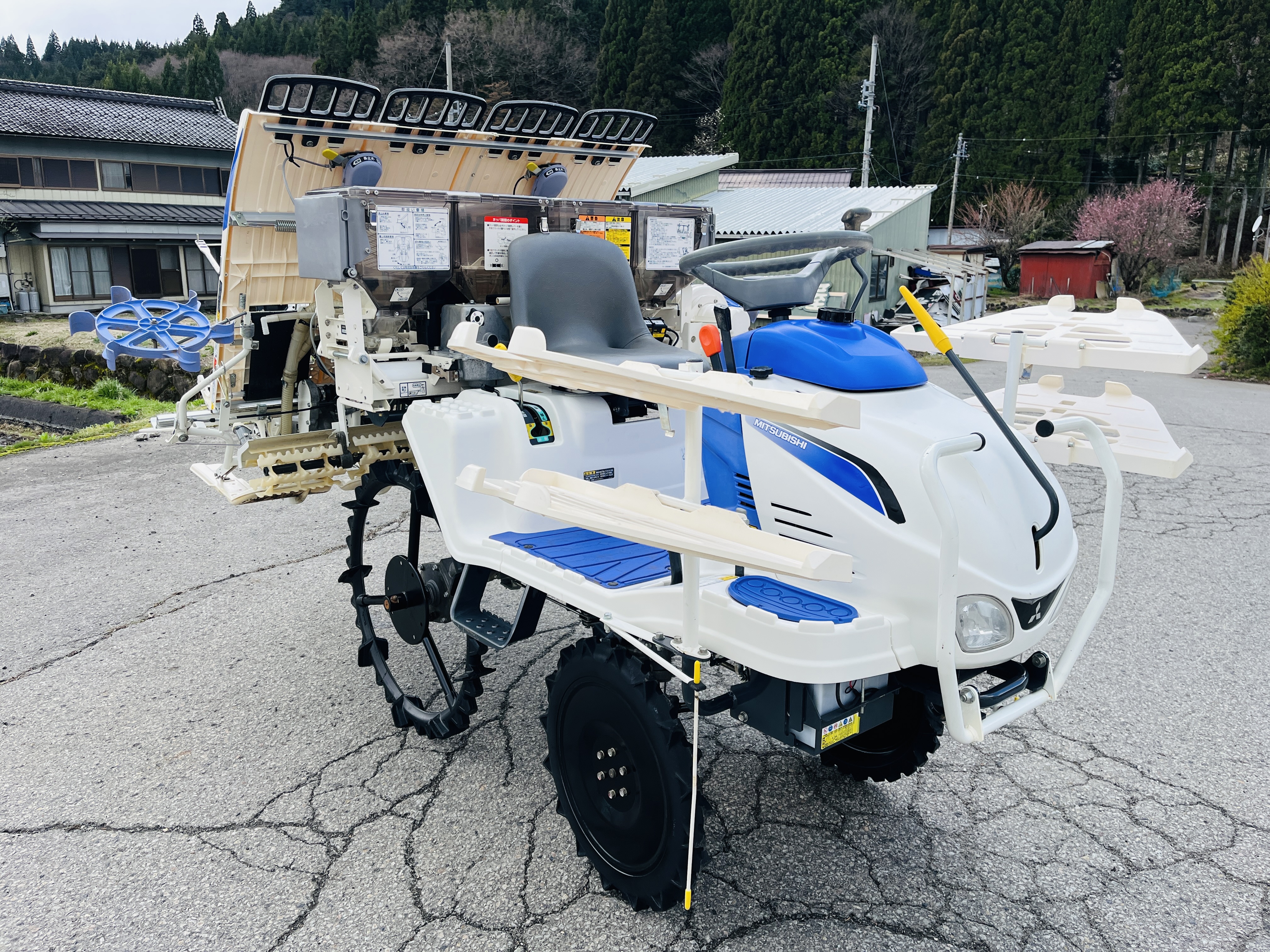 三菱マヒンドラ農機 中古田植機 LE4の商品画像2