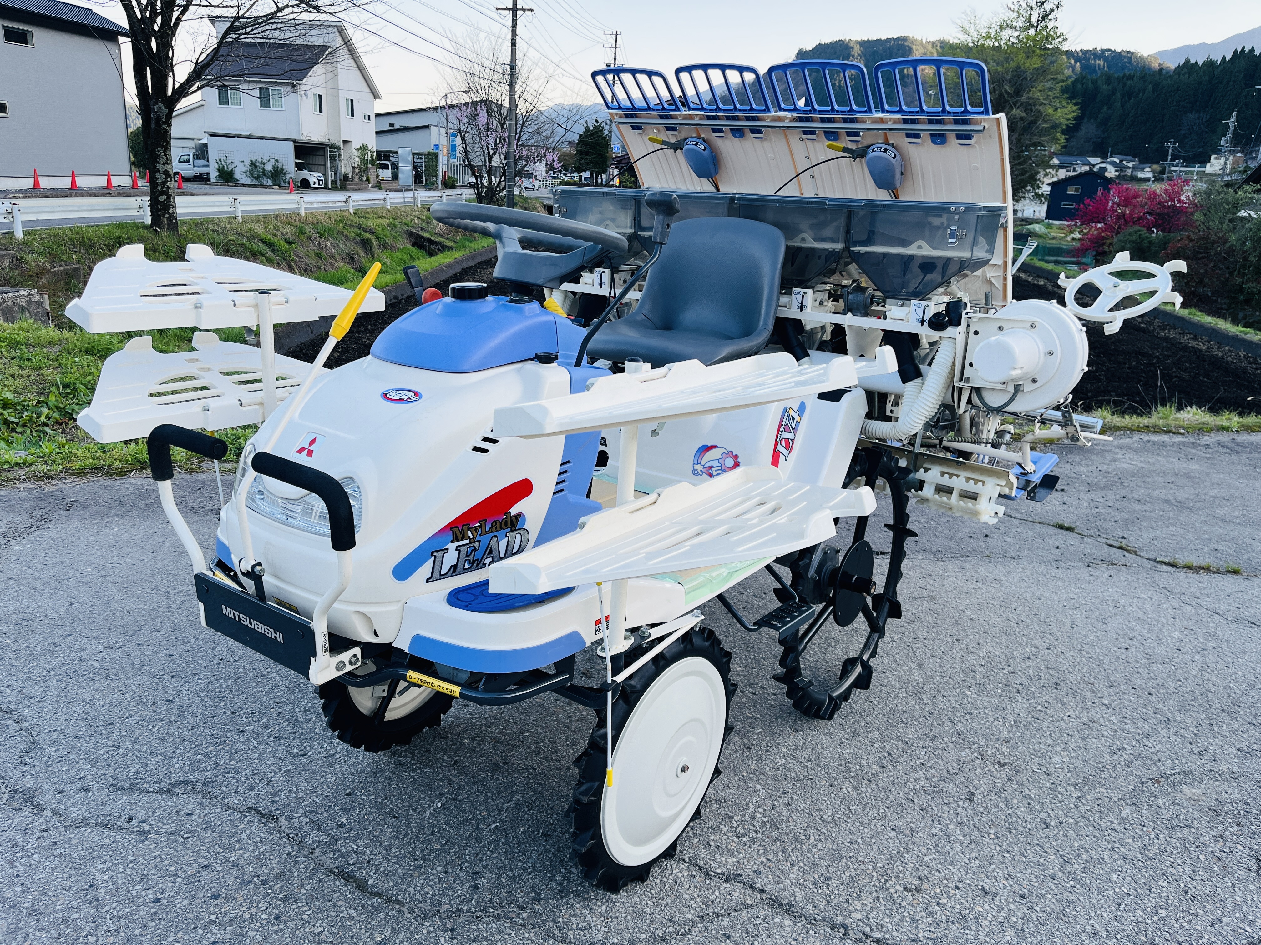 三菱マヒンドラ農機 中古田植機 LV4