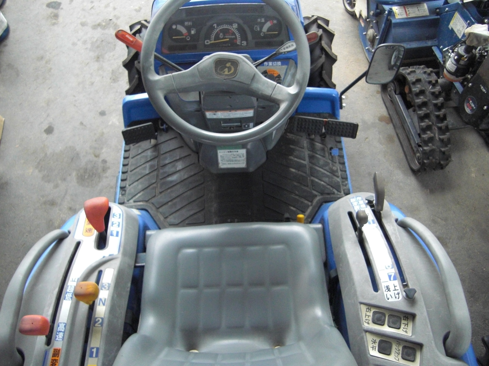 イセキ 中古トラクター TM18-KXZA3V  小型フル装備！の商品画像9