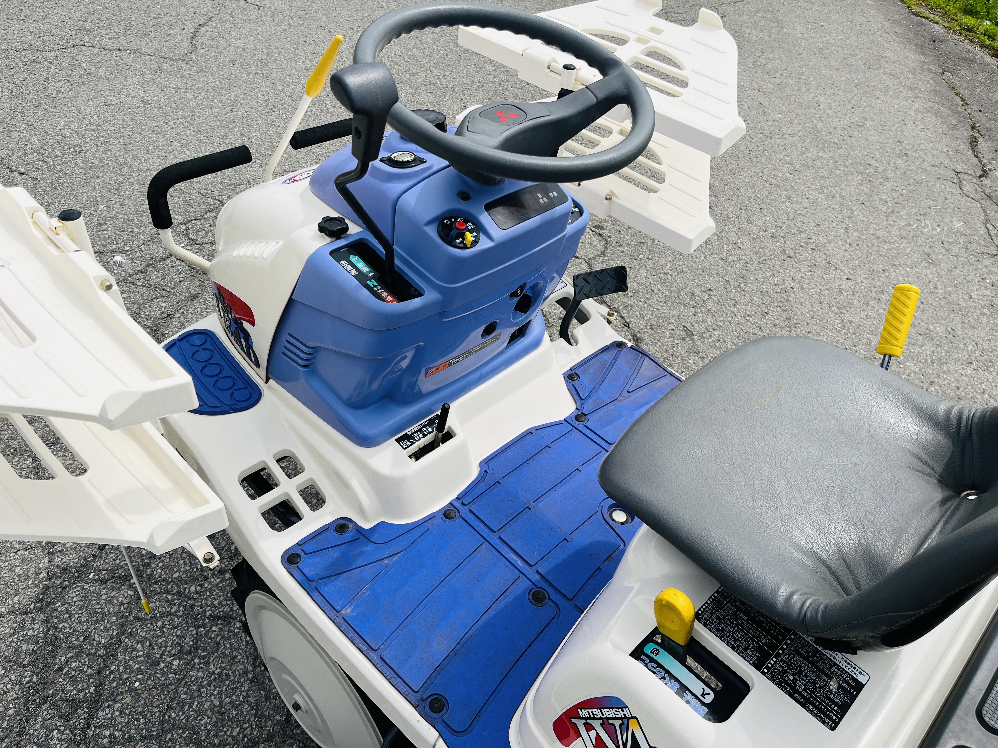 三菱マヒンドラ農機 中古田植機 LV4の商品画像8