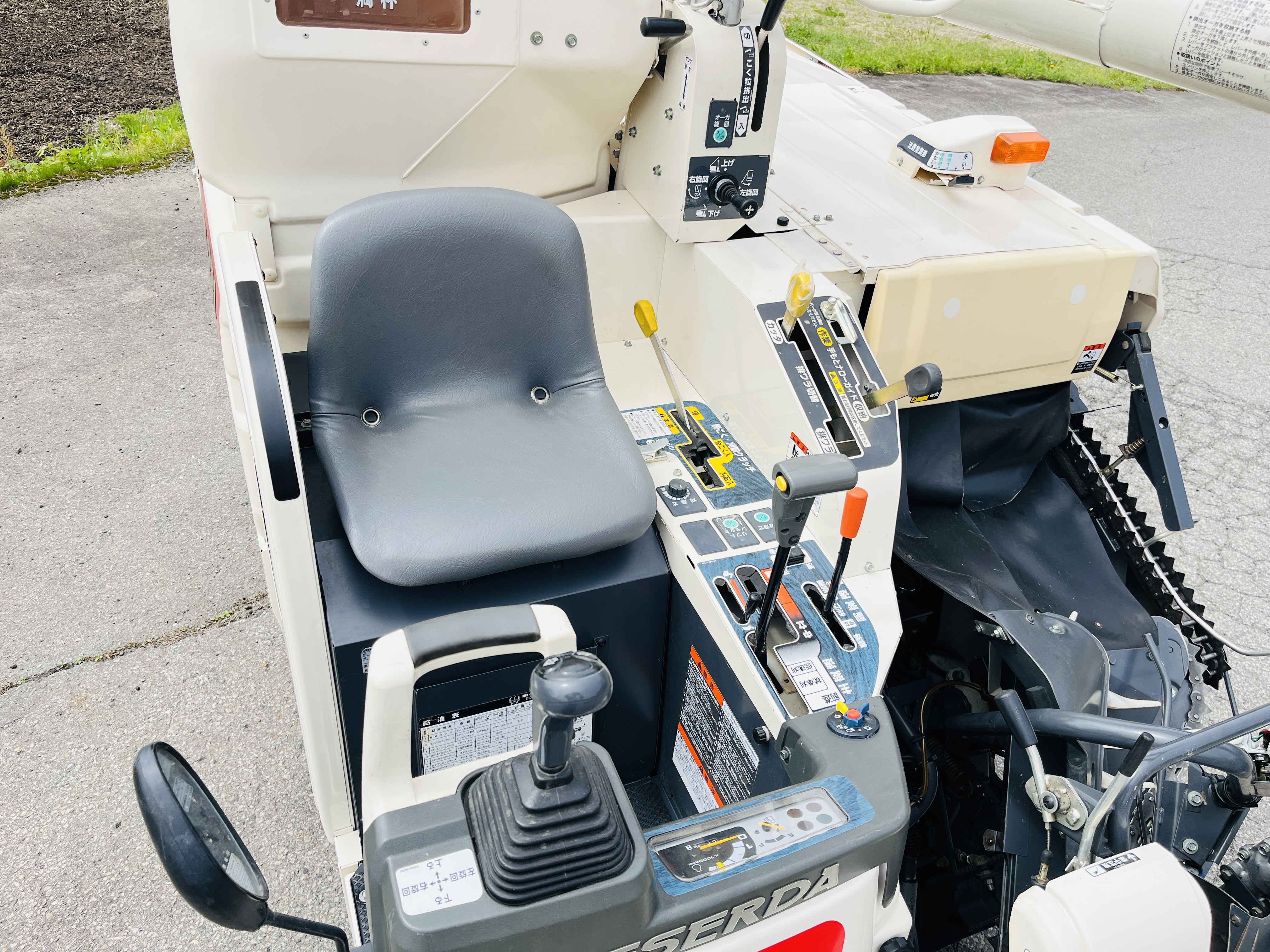 三菱マヒンドラ農機 中古コンバイン VM221Gの商品画像9