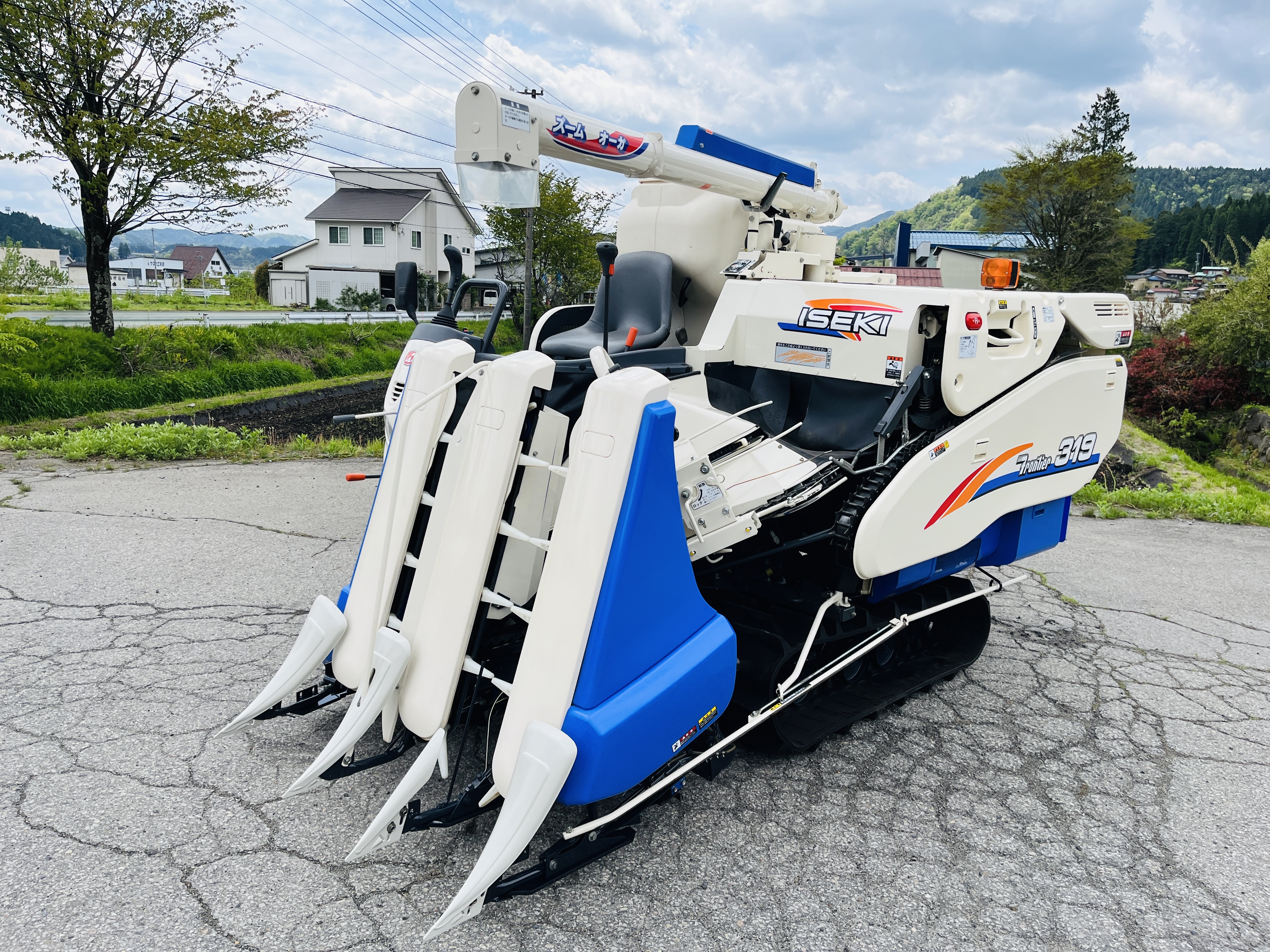 イセキ 中古コンバイン HN319G-ZKHWC