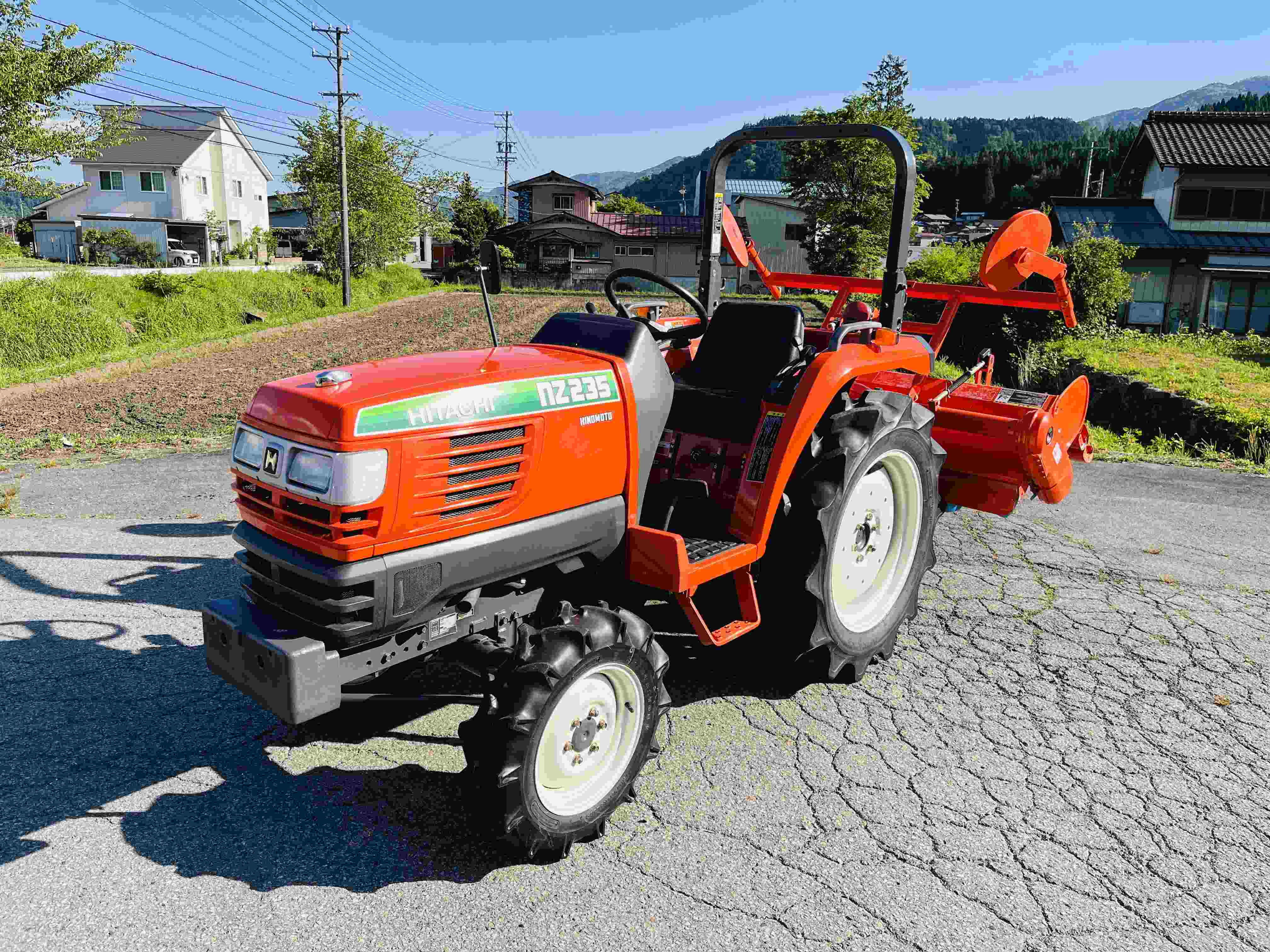 日立 中古トラクター NZ235