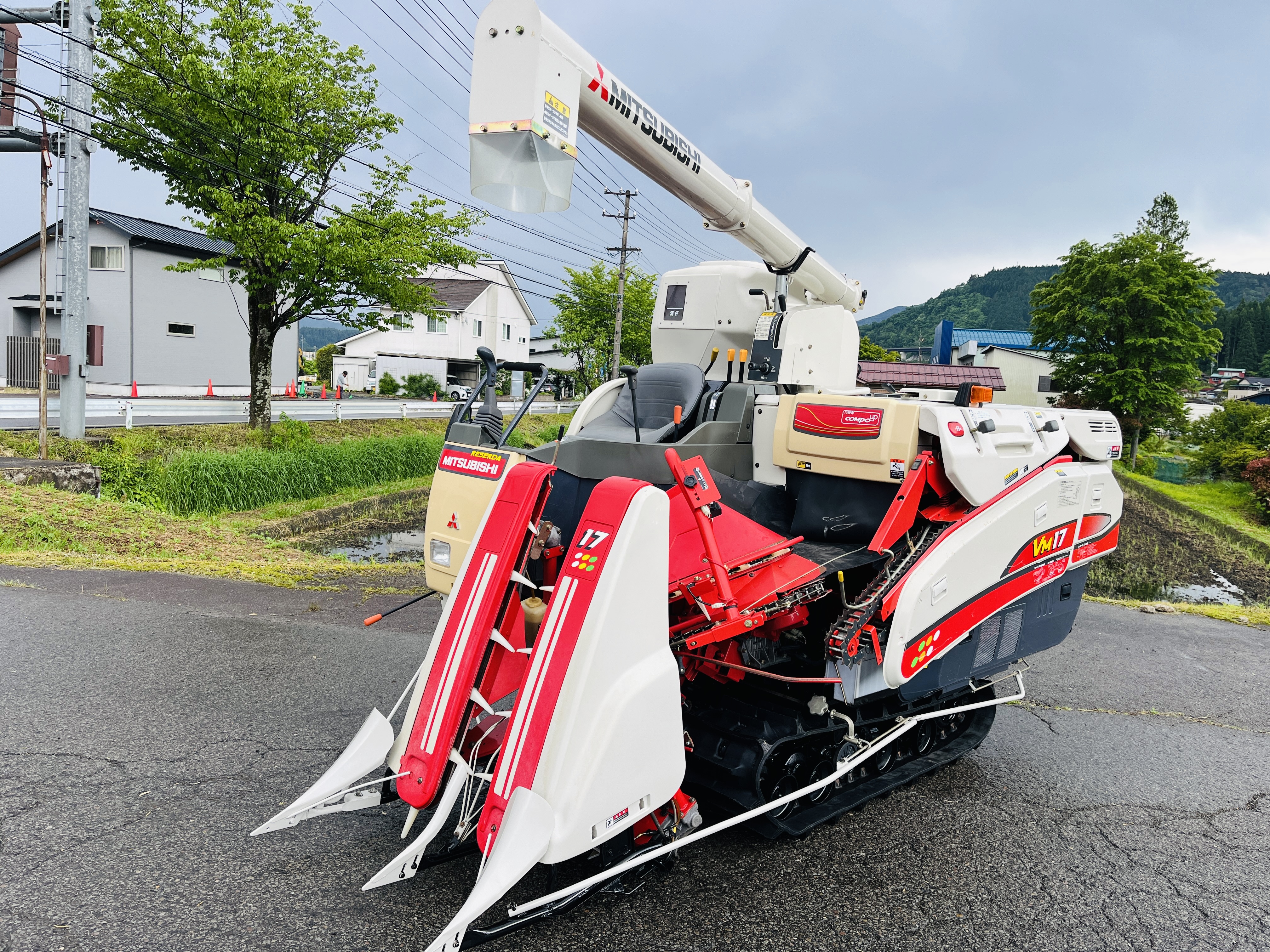三菱マヒンドラ農機 中古コンバイン VM17G
