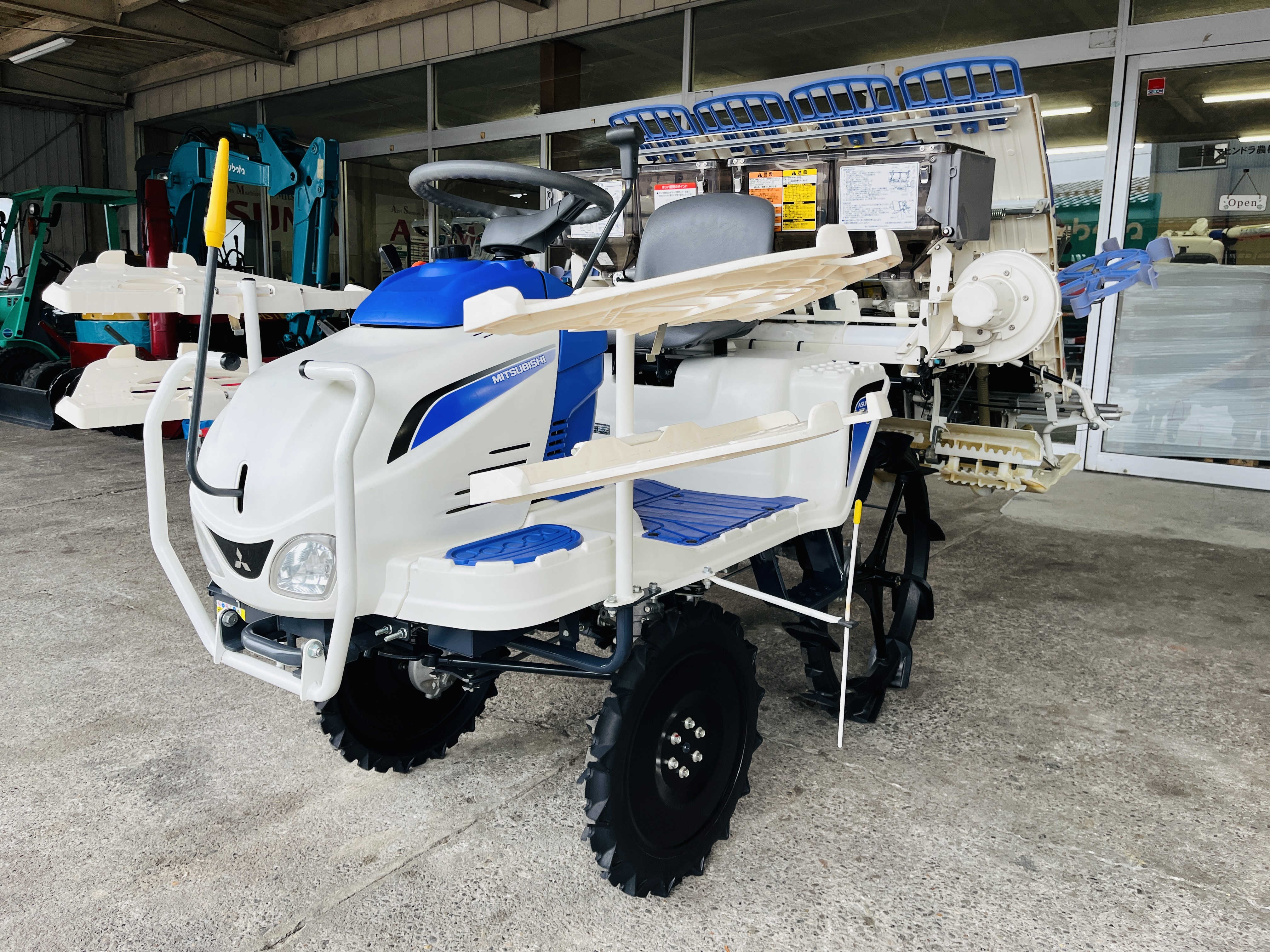 三菱マヒンドラ農機 中古田植機 LE4