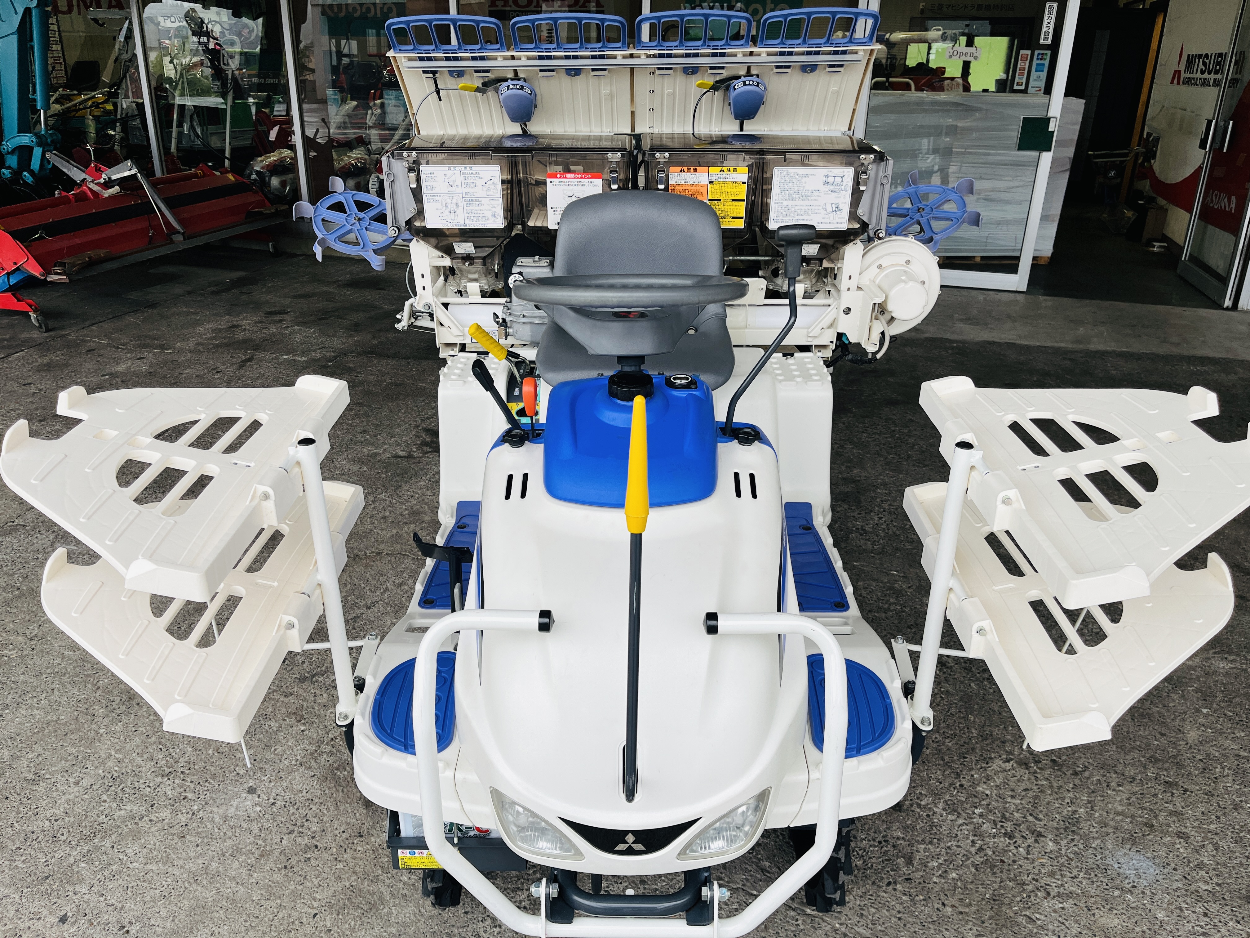 三菱マヒンドラ農機 中古田植機 LE4の商品画像6