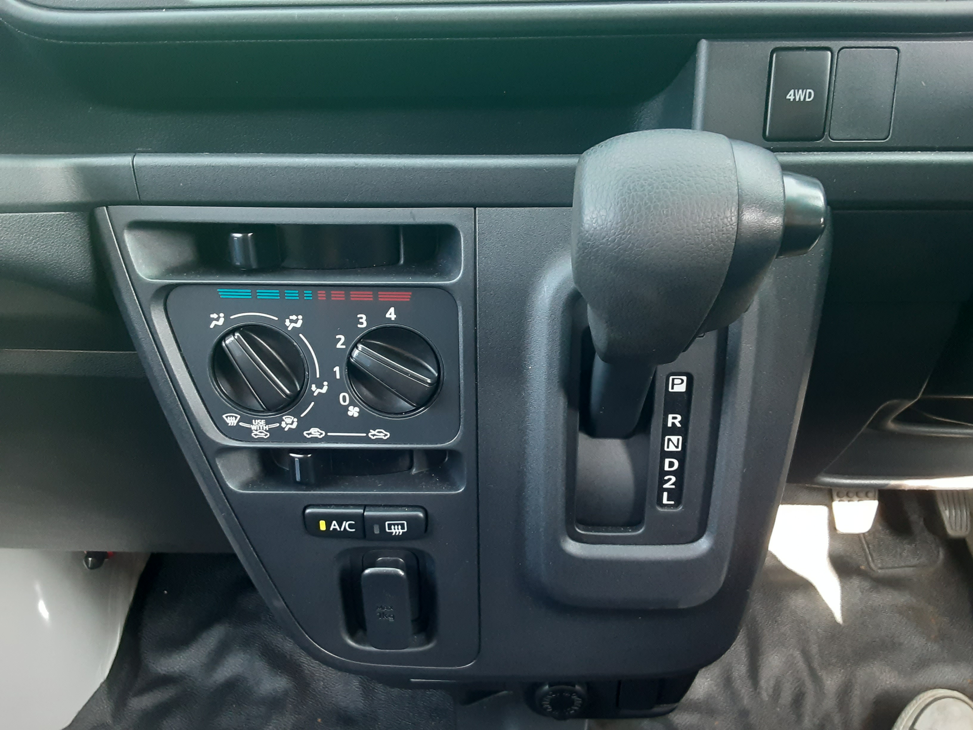 ダイハツ 中古車 ハイゼットカーゴ DX SAIIIの商品画像7