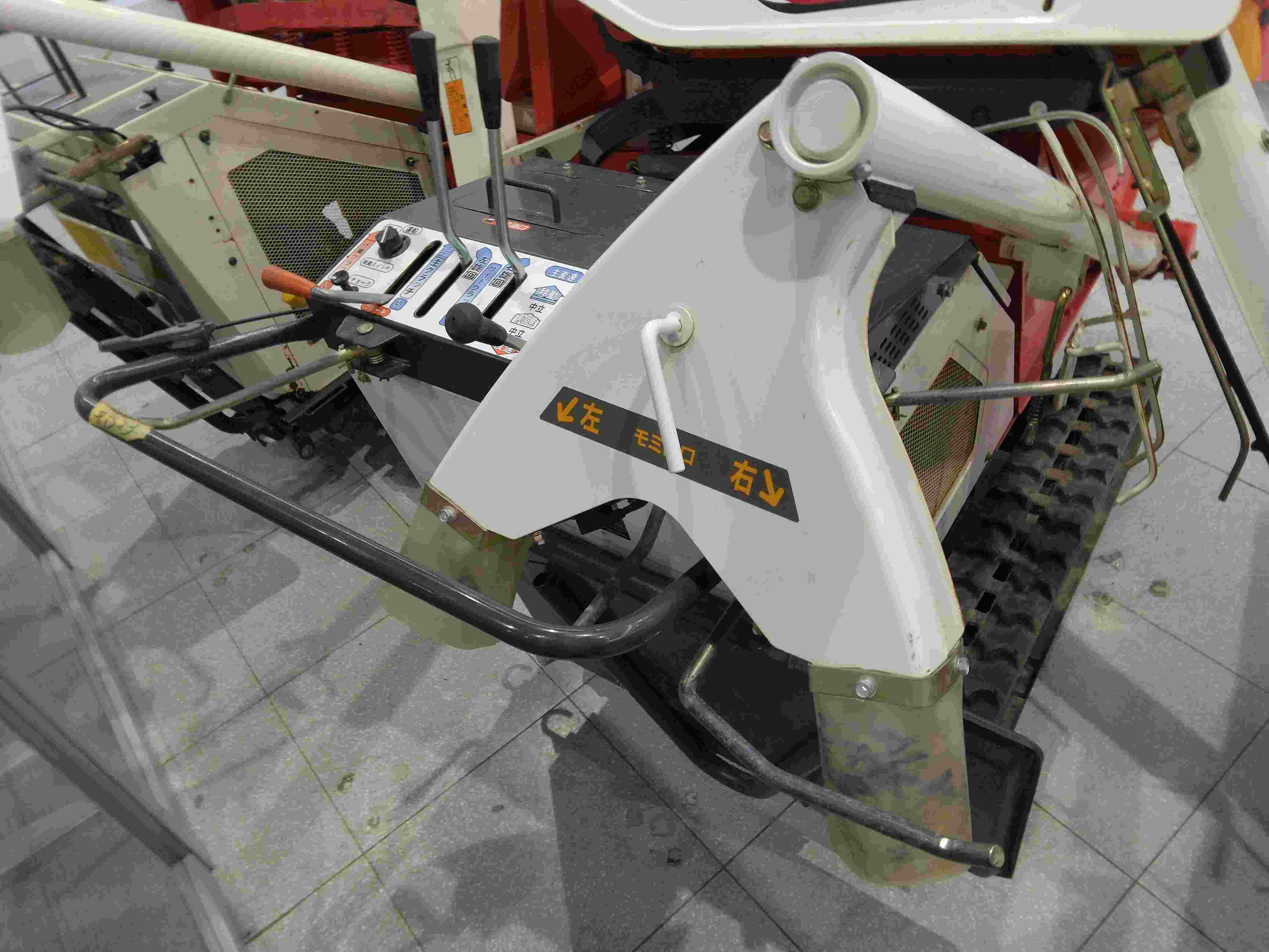 三菱マヒンドラ農機 中古ハーベスター FGS65の商品画像6