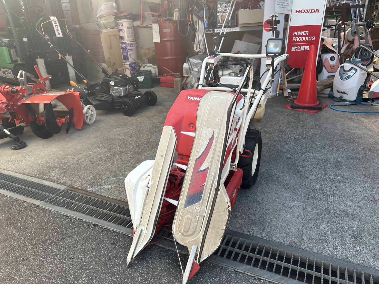 ヤンマー 中古バインダー Be30
