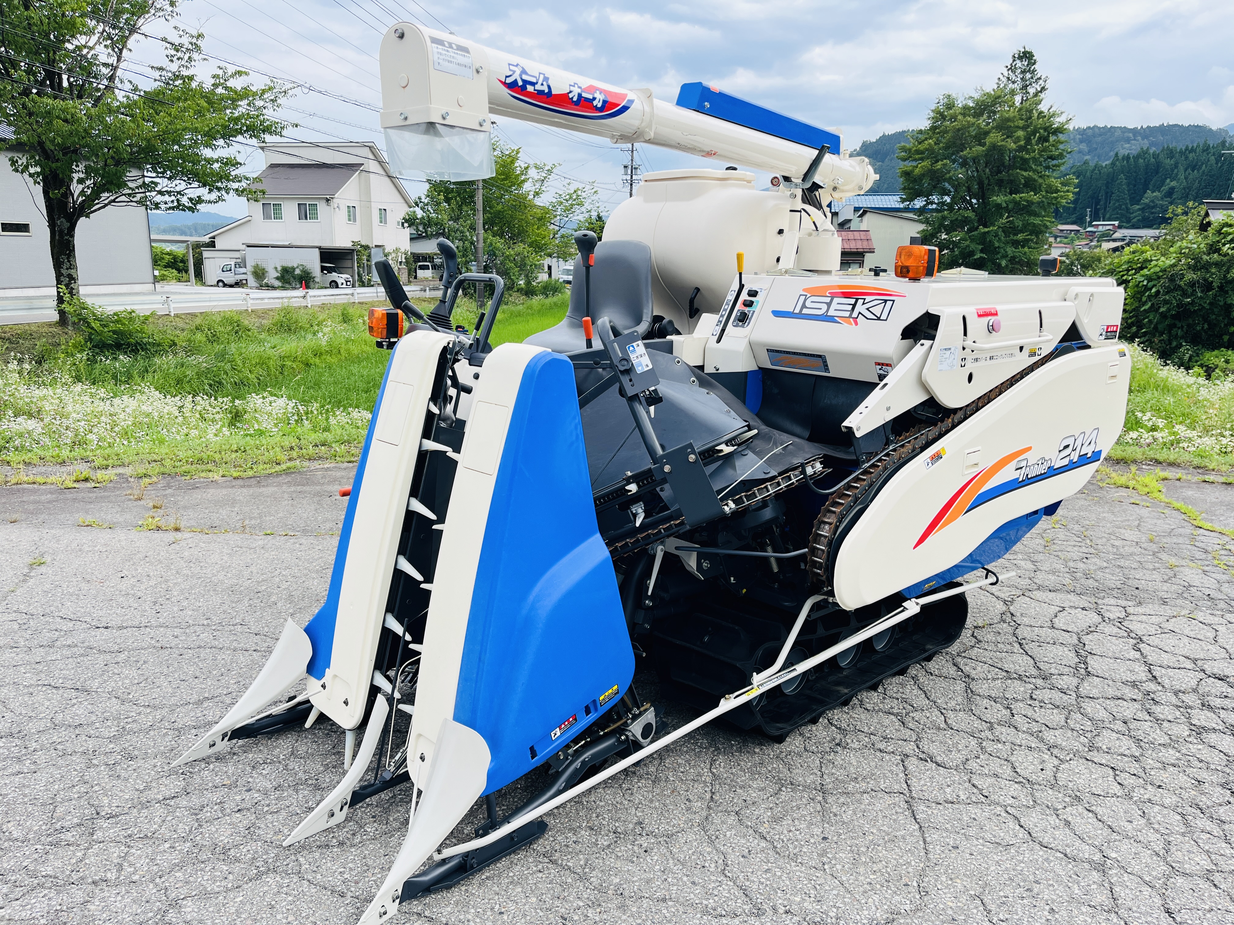 イセキ 中古コンバイン HN214-GZKWCの商品画像1