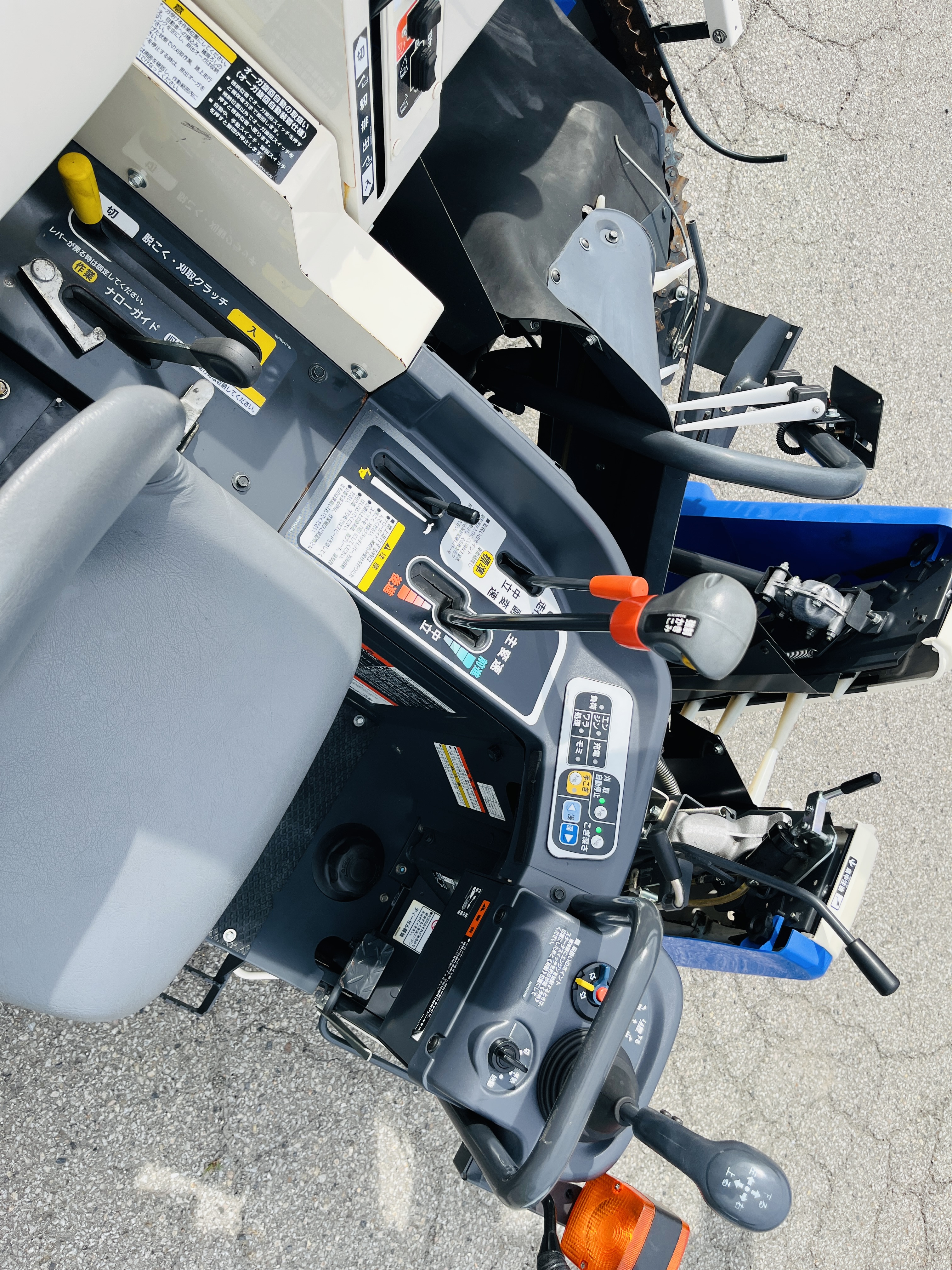 イセキ 中古コンバイン HN214-GZKWCの商品画像8