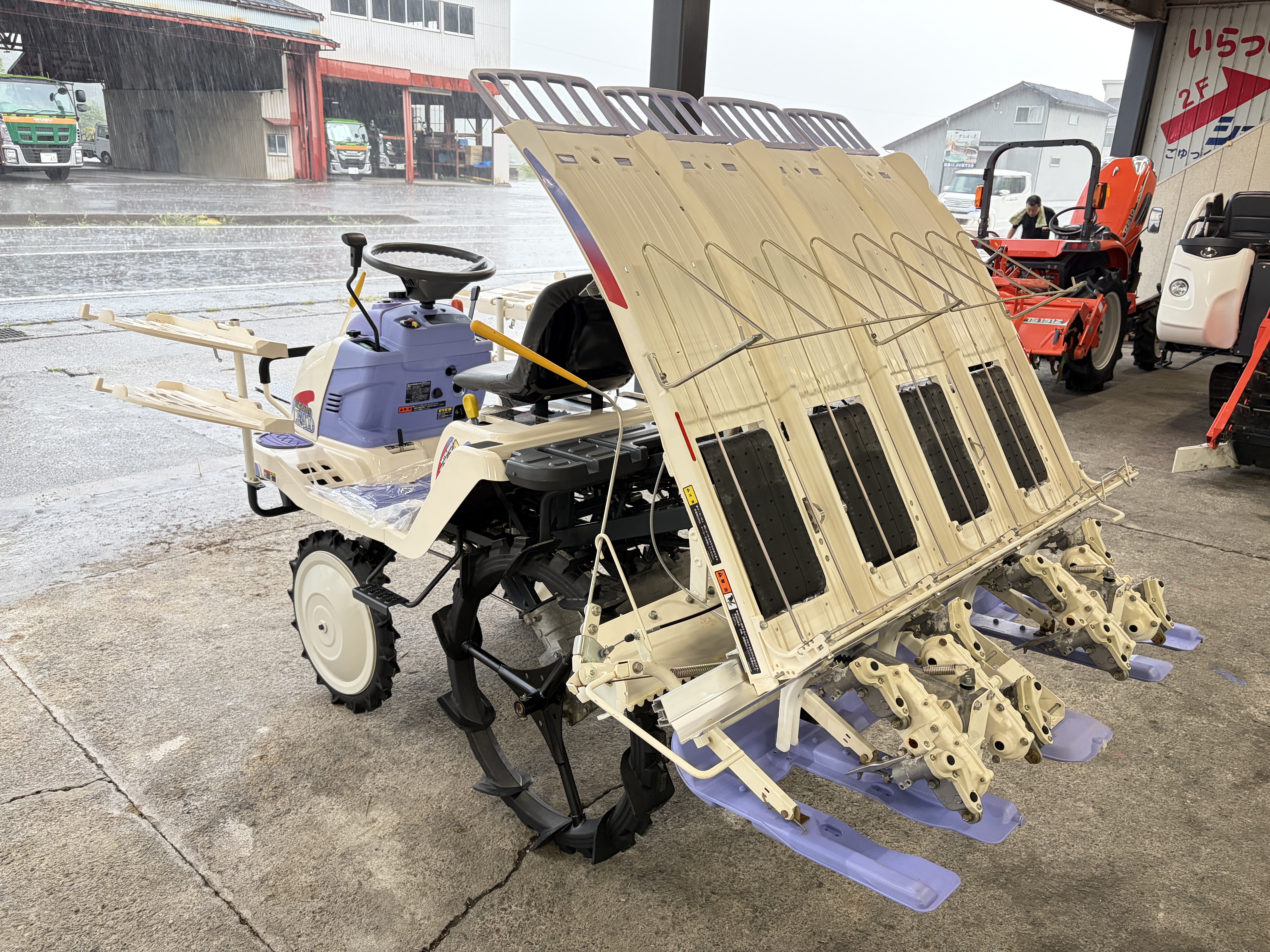 三菱マヒンドラ農機 中古田植機 LV4の商品画像4