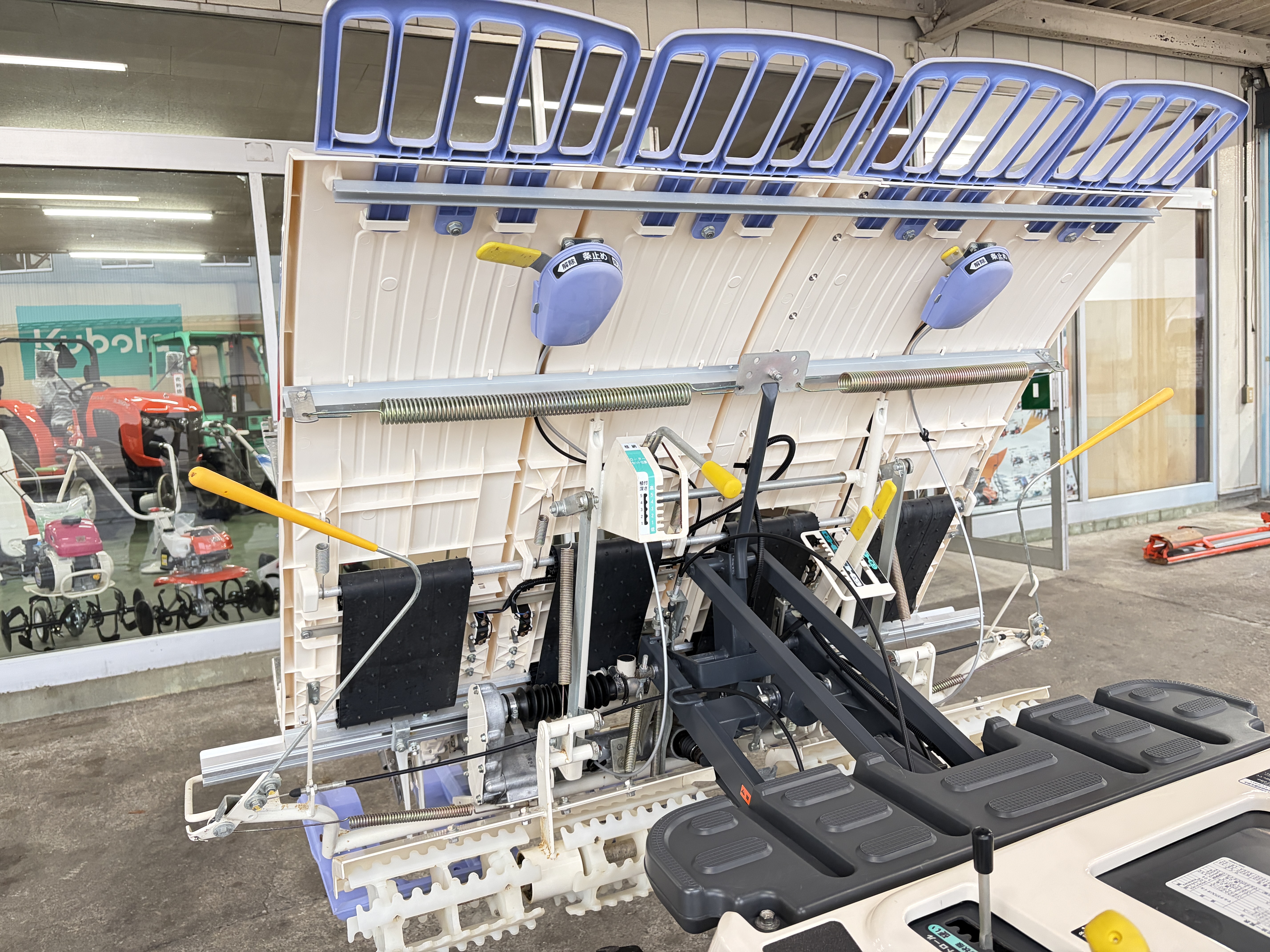 三菱マヒンドラ農機 中古田植機 LV4の商品画像10