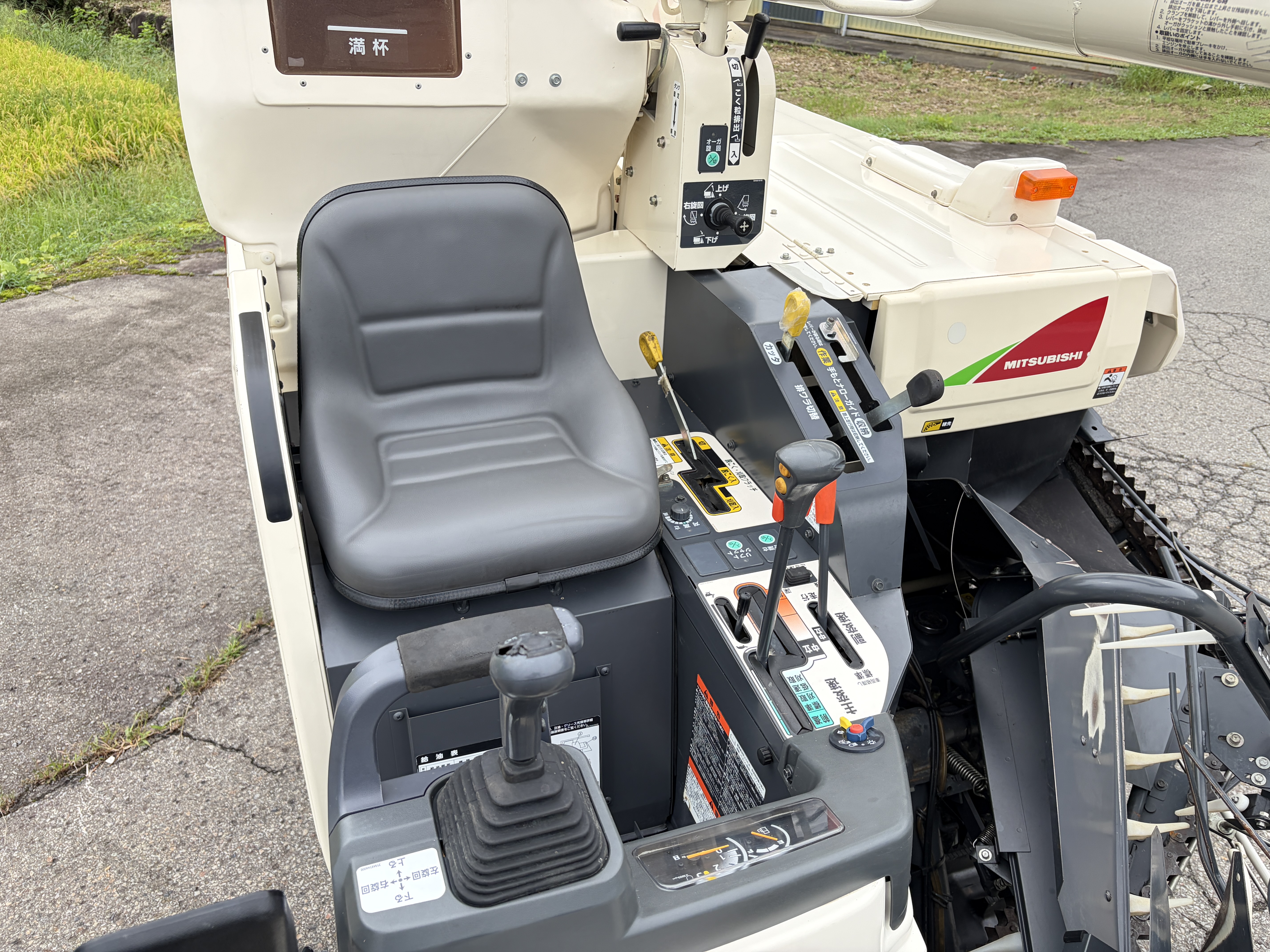 三菱マヒンドラ農機 中古コンバイン V323の商品画像9