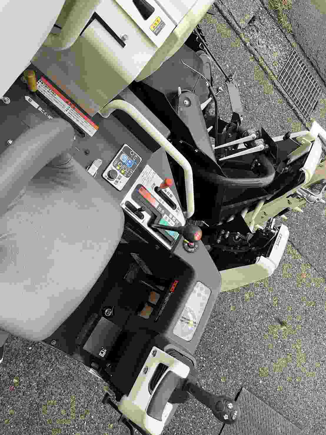 三菱マヒンドラ農機 中古コンバイン VMA215Gの商品画像9