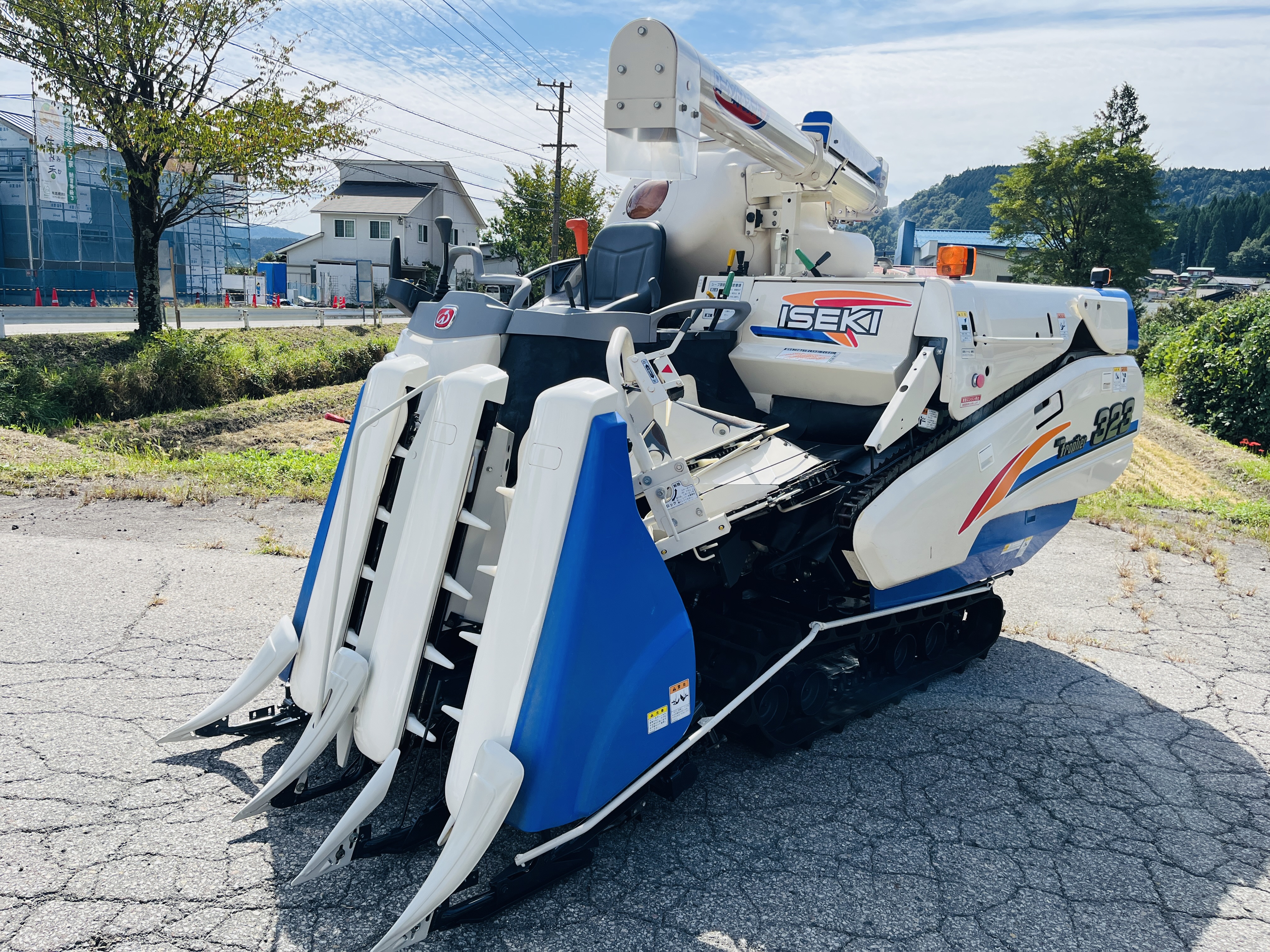 イセキ 中古コンバイン HVF323G-ZKWC