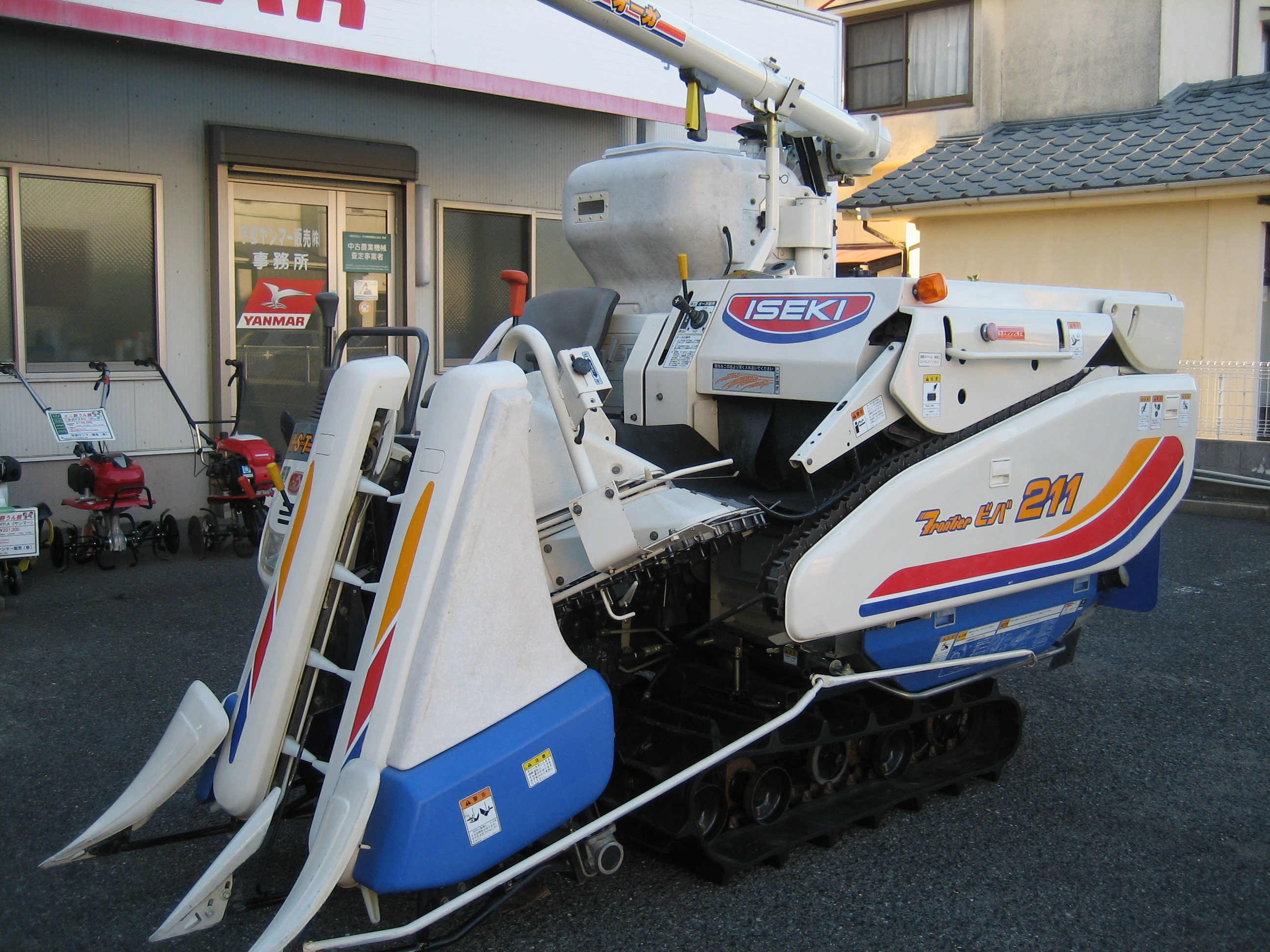 イセキ 中古コンバイン HVA211G-EZKHWCの商品画像2