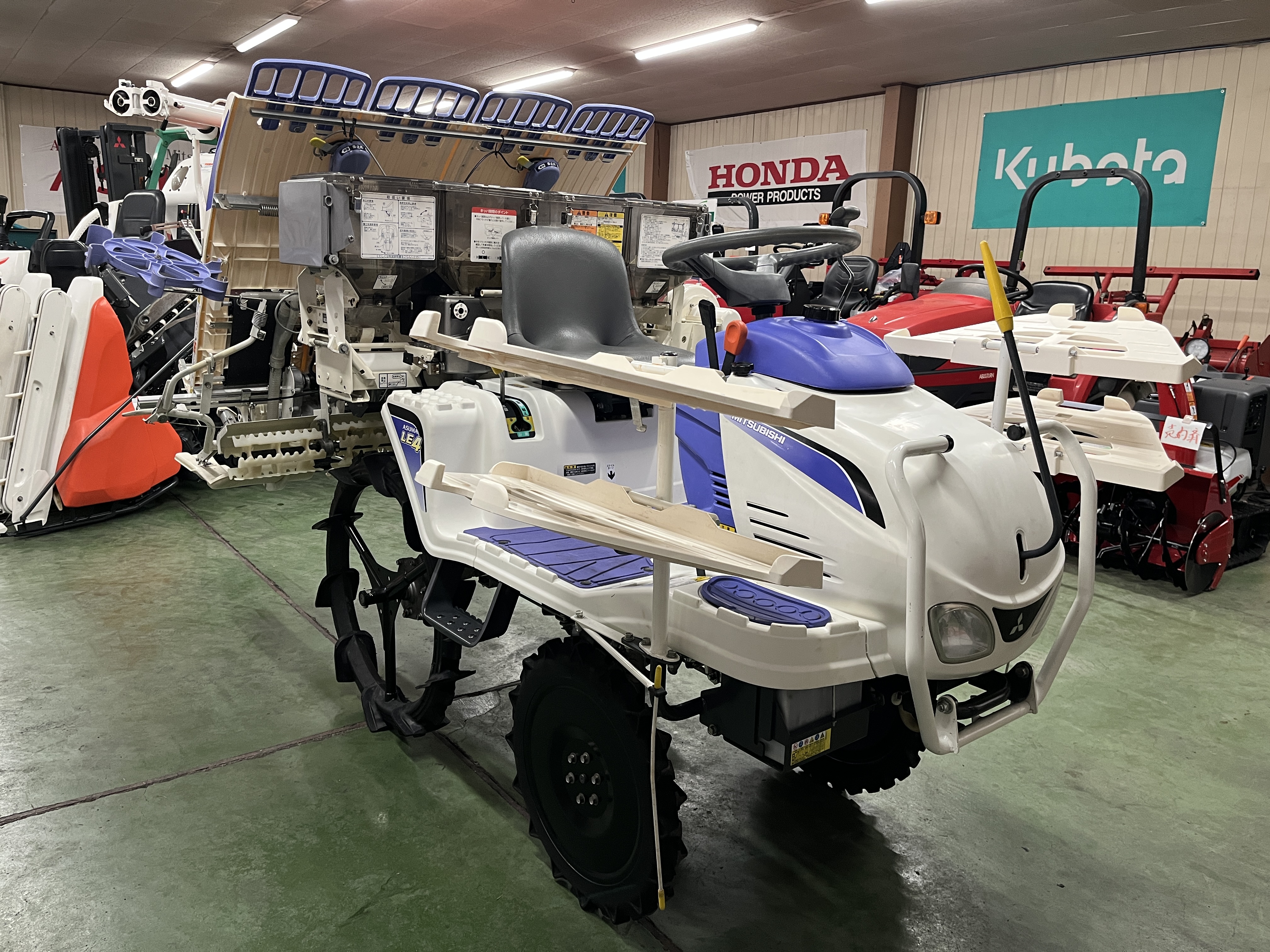 三菱マヒンドラ農機 中古田植機 LE4の商品画像2