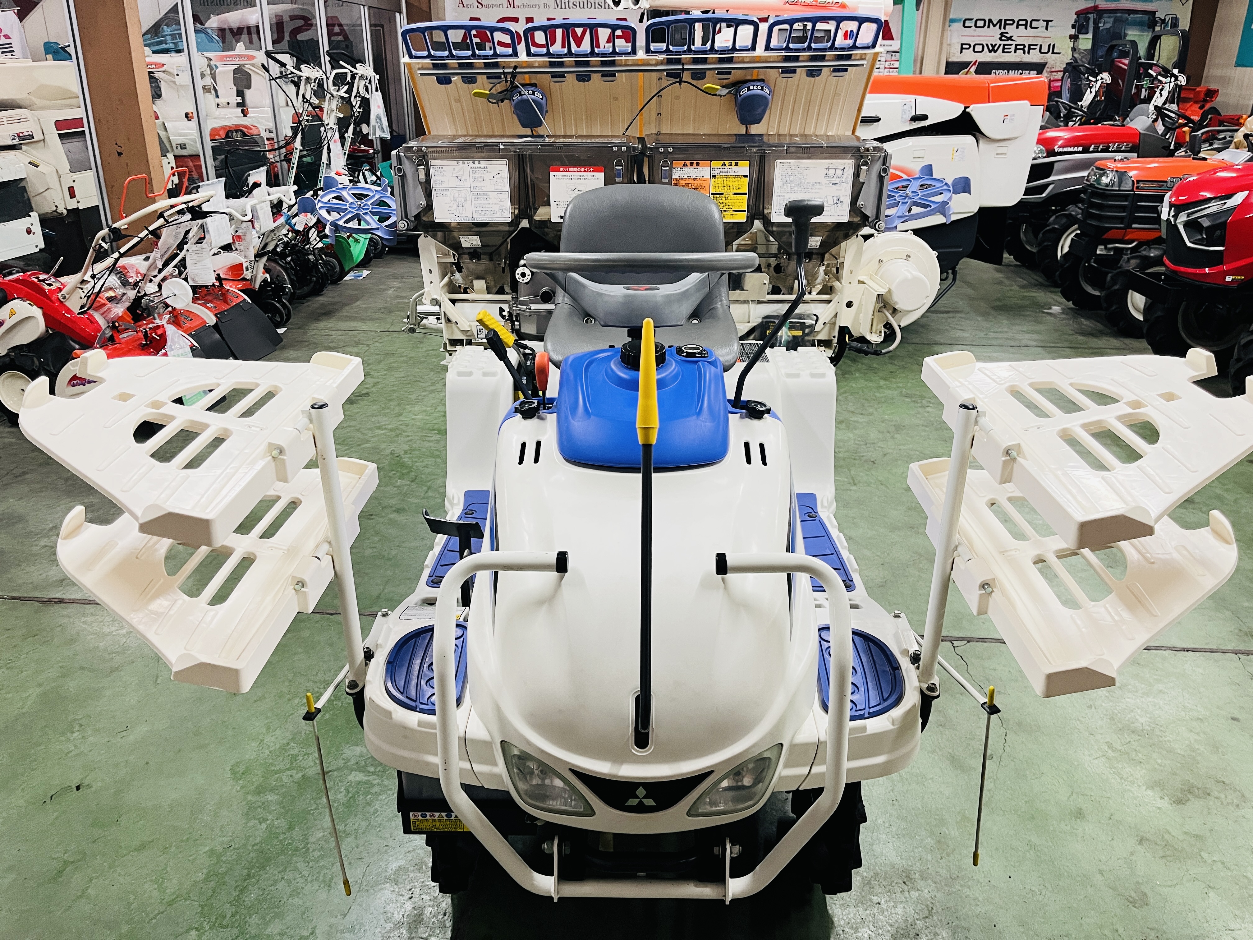 三菱マヒンドラ農機 中古田植機 LE4の商品画像3