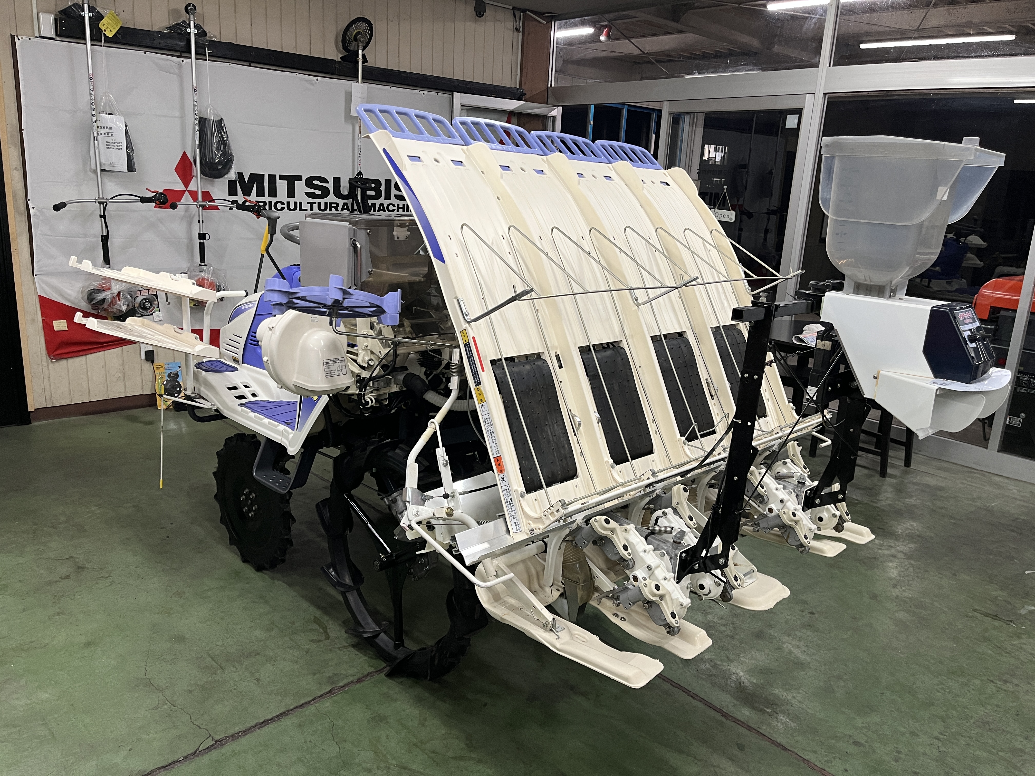 三菱マヒンドラ農機 中古田植機 LE4の商品画像4