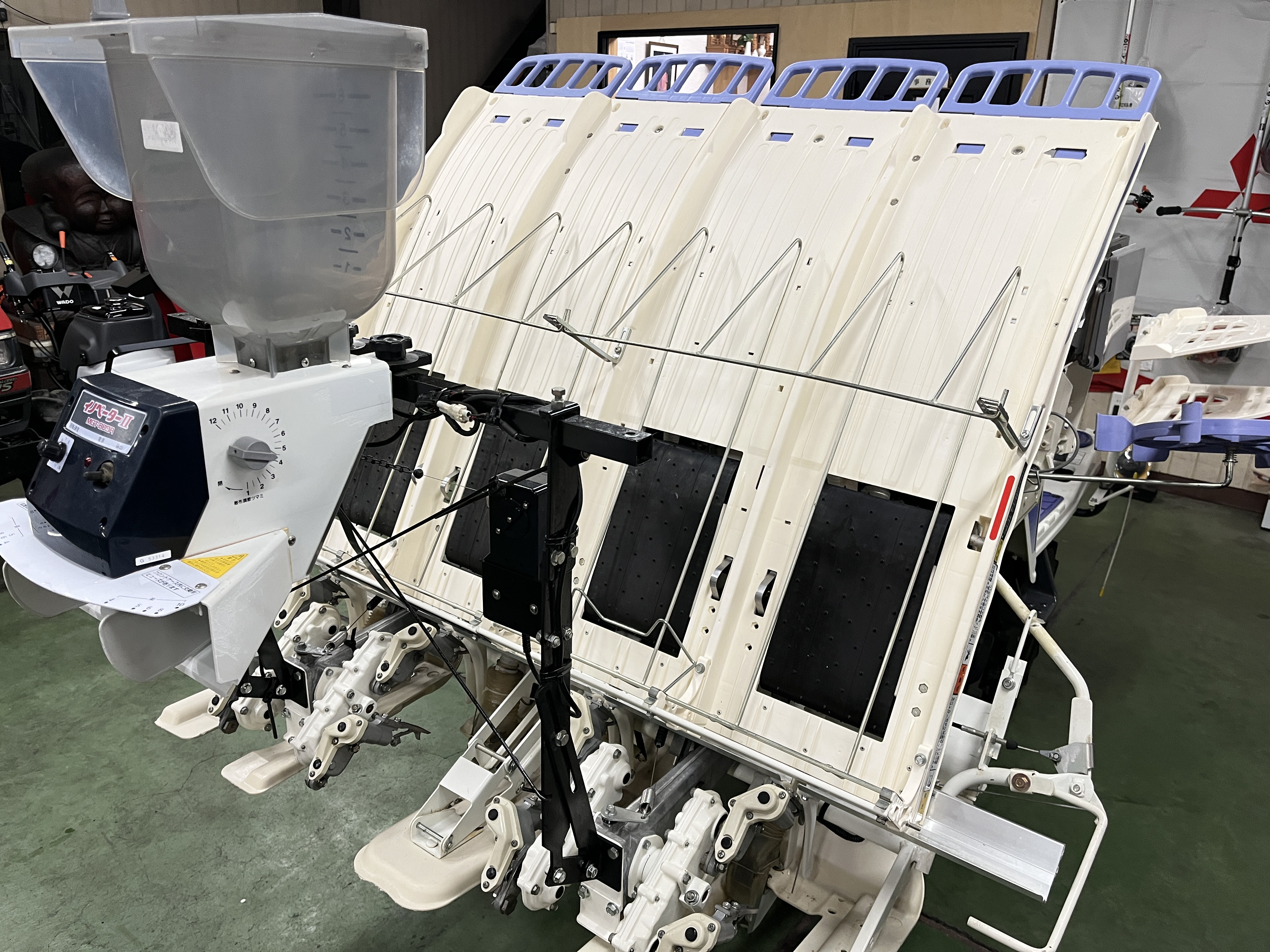 三菱マヒンドラ農機 中古田植機 LE4の商品画像5