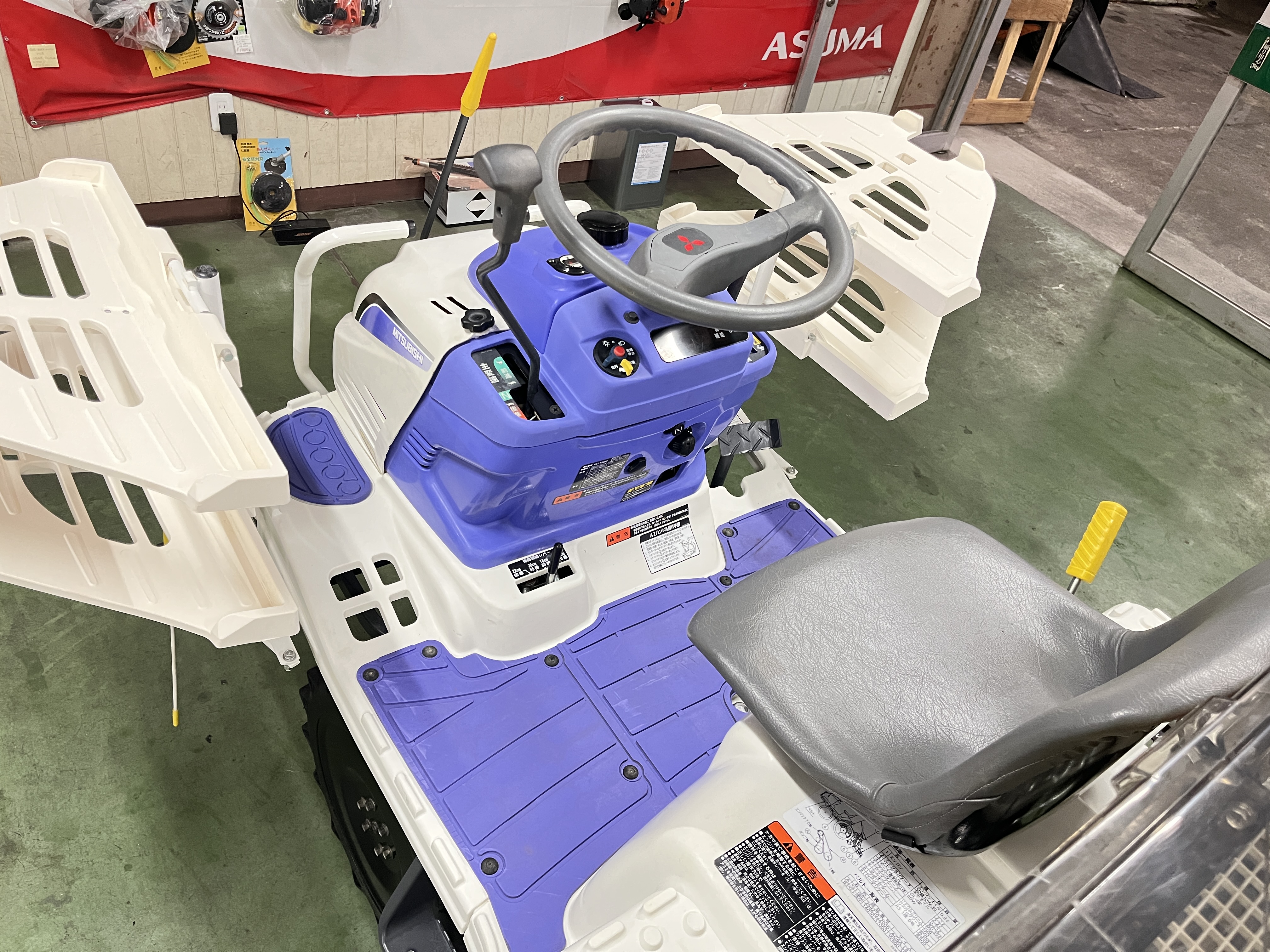 三菱マヒンドラ農機 中古田植機 LE4の商品画像7