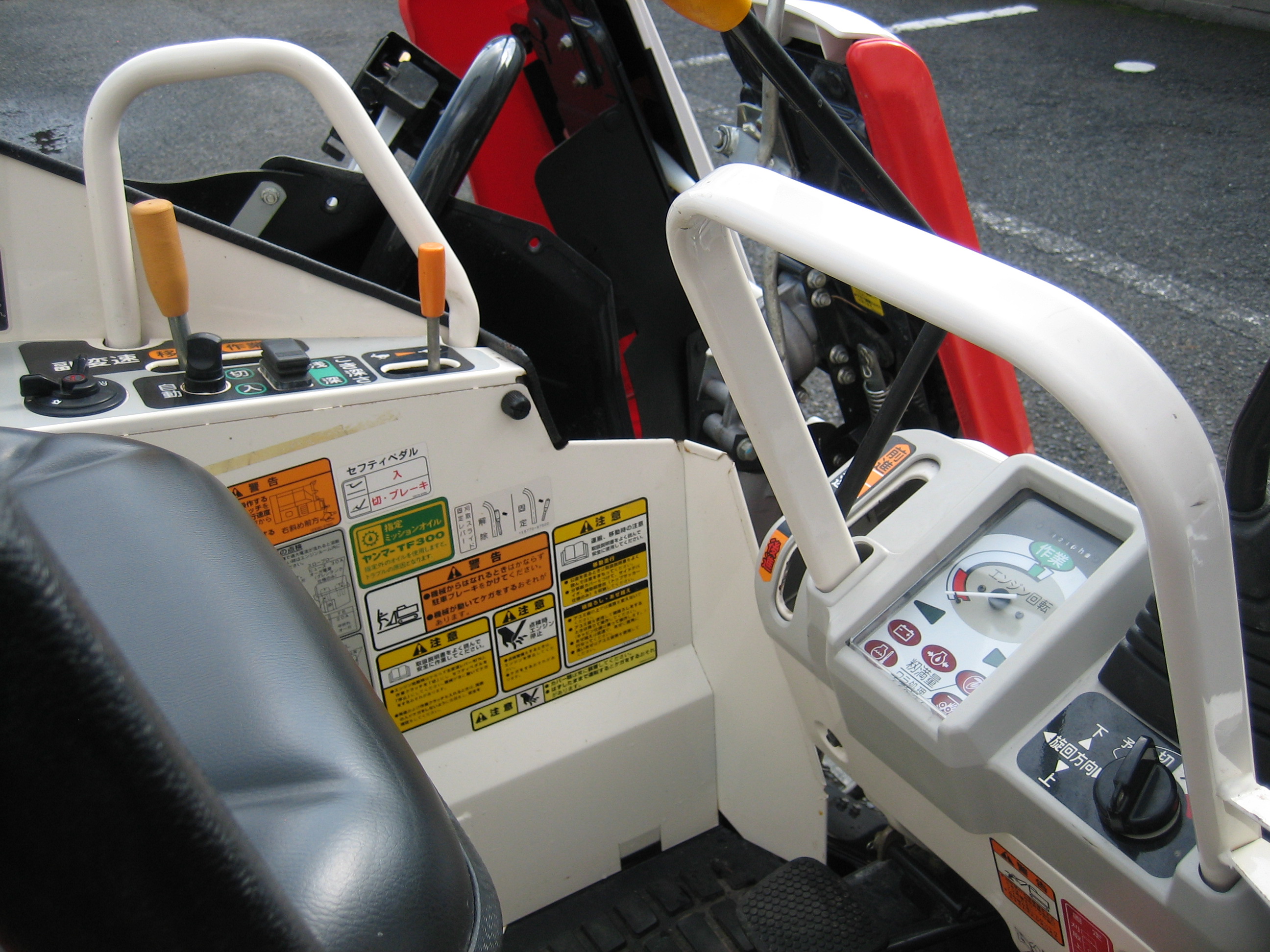 ヤンマー 中古コンバイン Ee214W GJFLの商品画像9