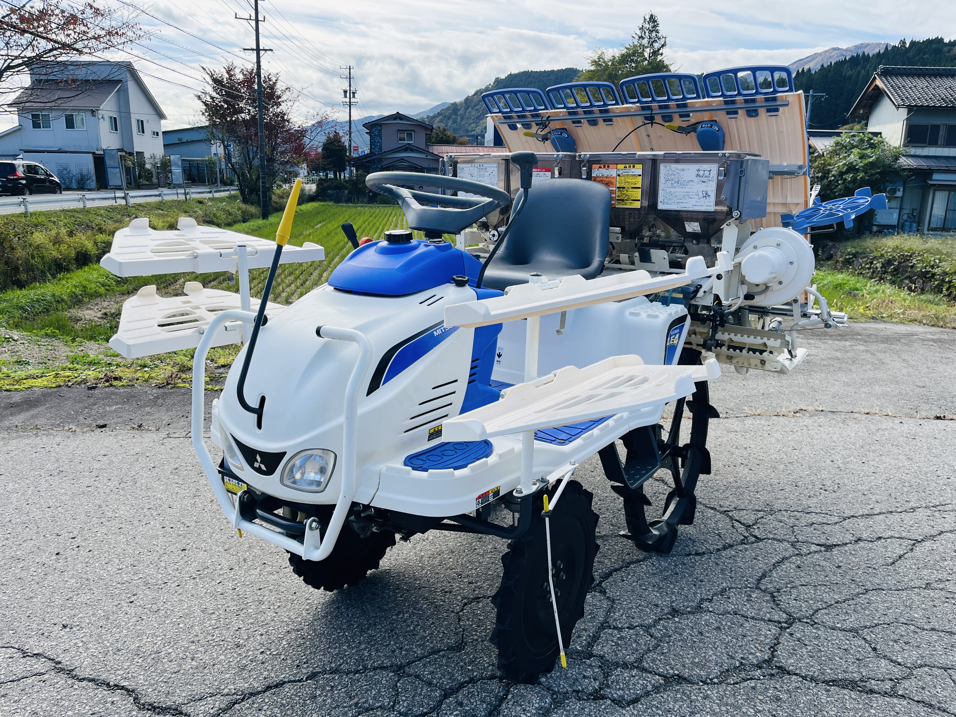 三菱マヒンドラ農機 中古田植機 LE4