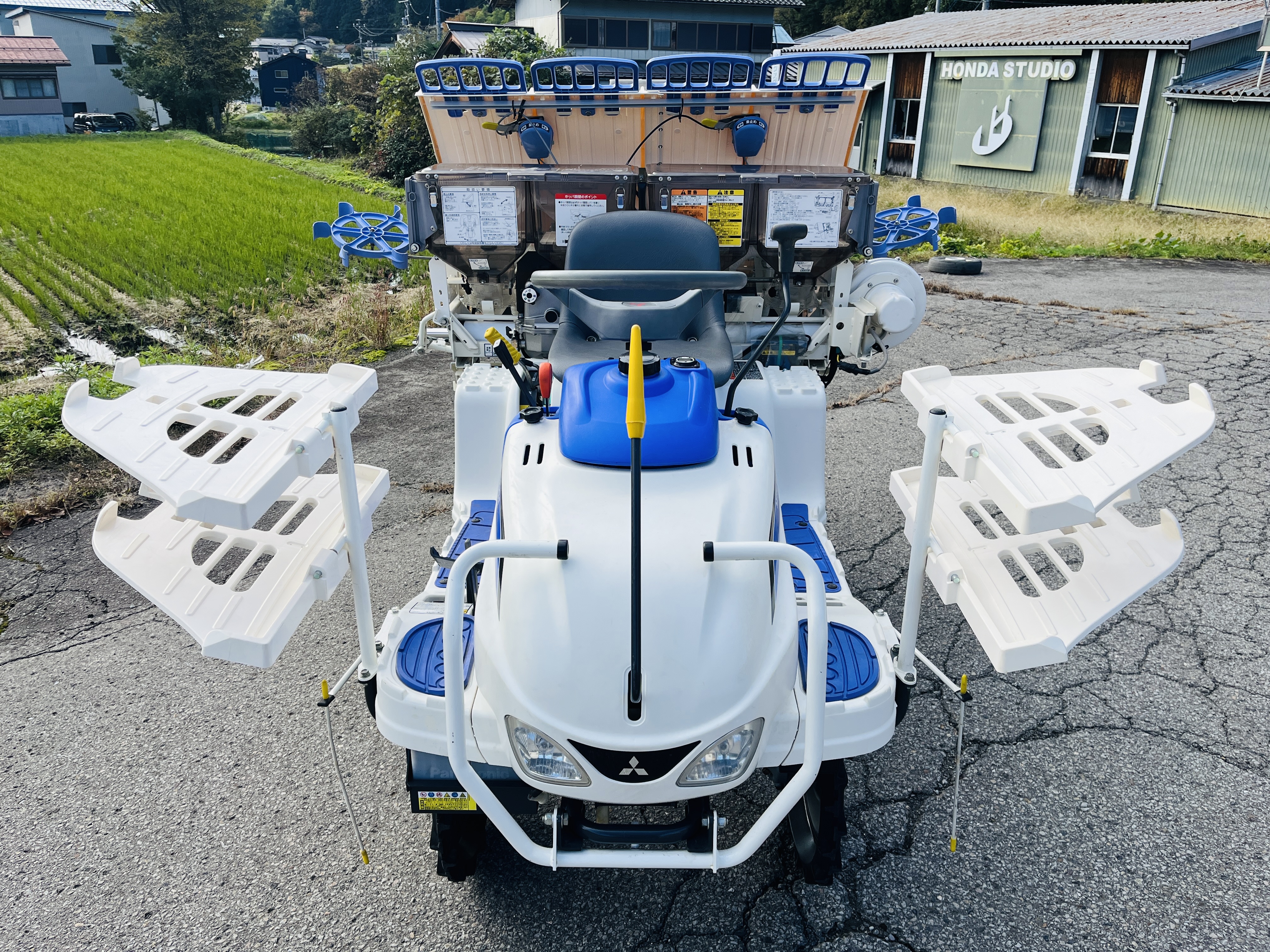 三菱マヒンドラ農機 中古田植機 LE4の商品画像3