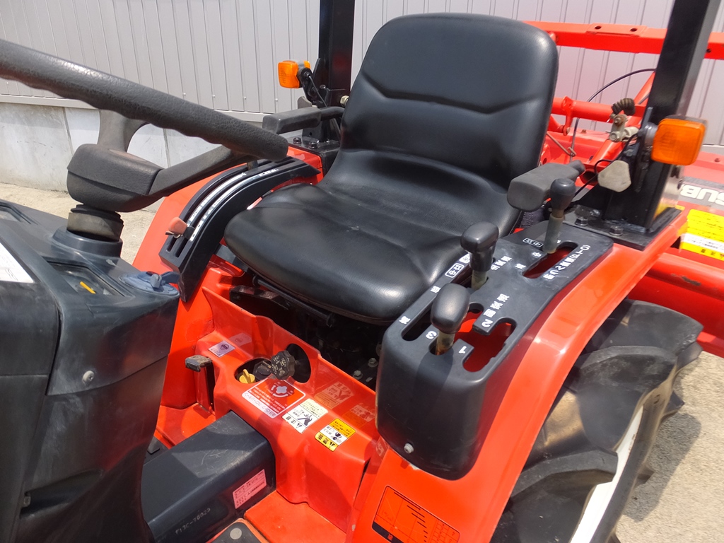 ミツビシ 中古トラクター MT146　ヤンマーKeシリーズのOEMの商品画像7