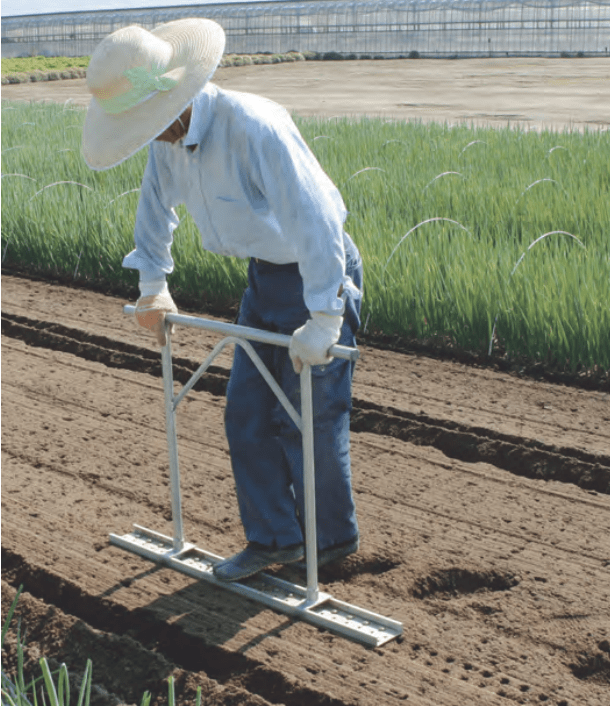ネギロケット 長ネギ定植用穴あけ器 1条植タイプ（ピッチ自在タイプ） ハラックス N-130S-19｜農機具通販ノウキナビ